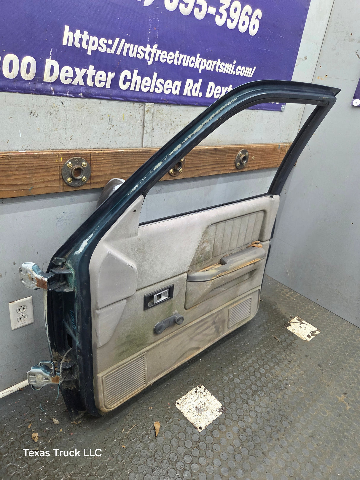 1992-1996 Dodge Dakota RH Passenger Side Front Door