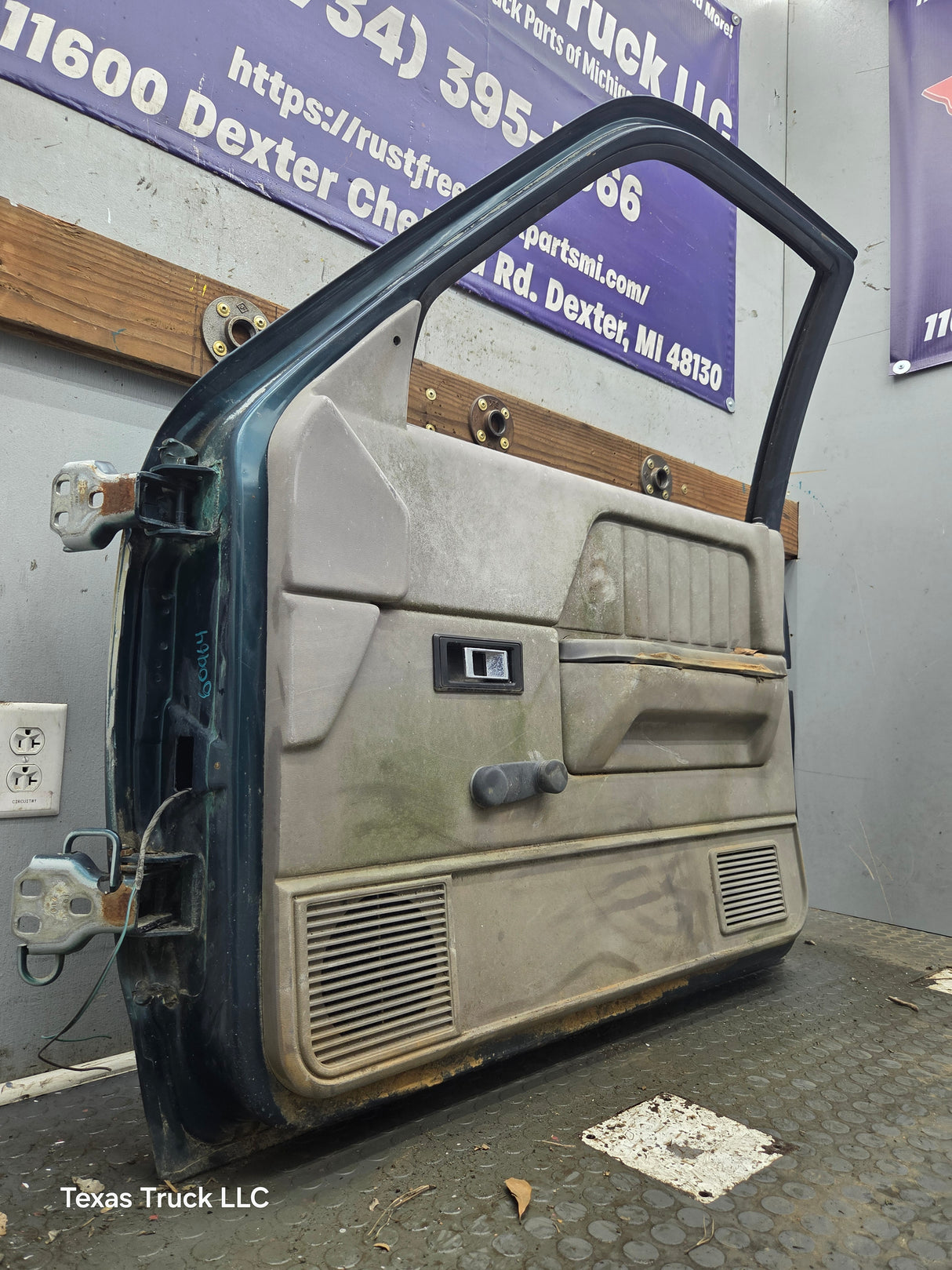 1992-1996 Dodge Dakota RH Passenger Side Front Door