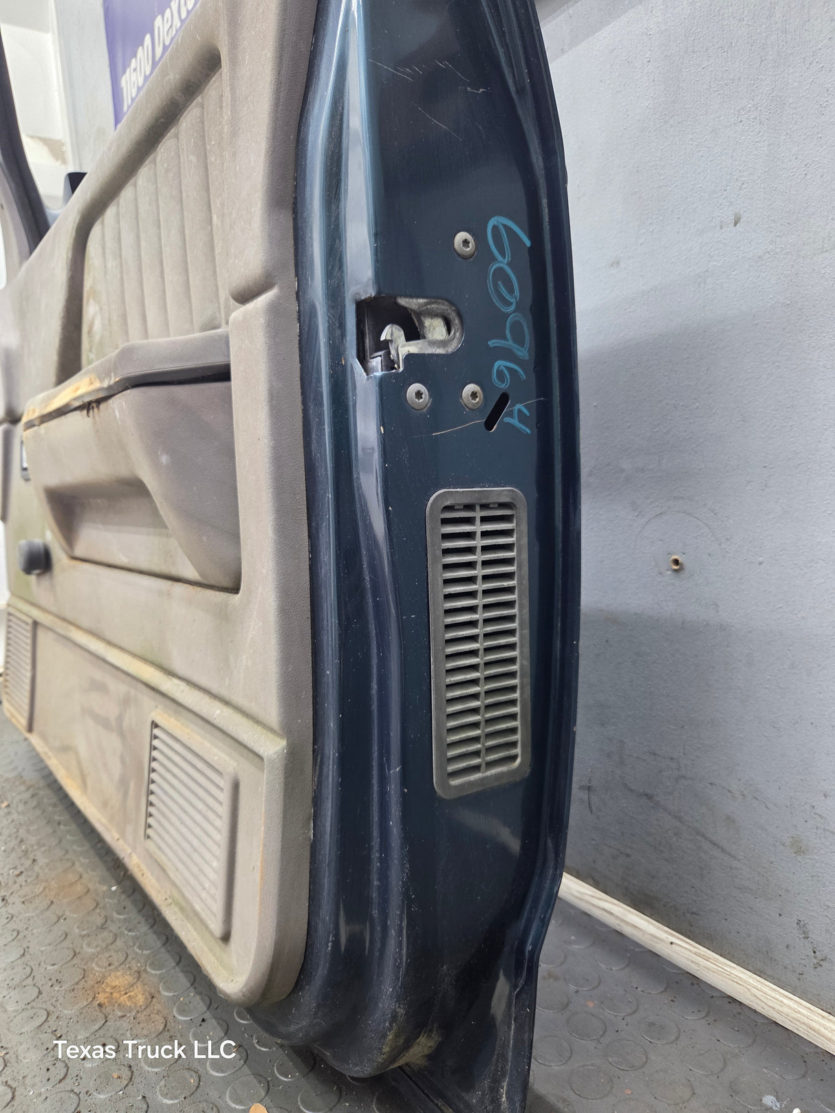 1992-1996 Dodge Dakota RH Passenger Side Front Door