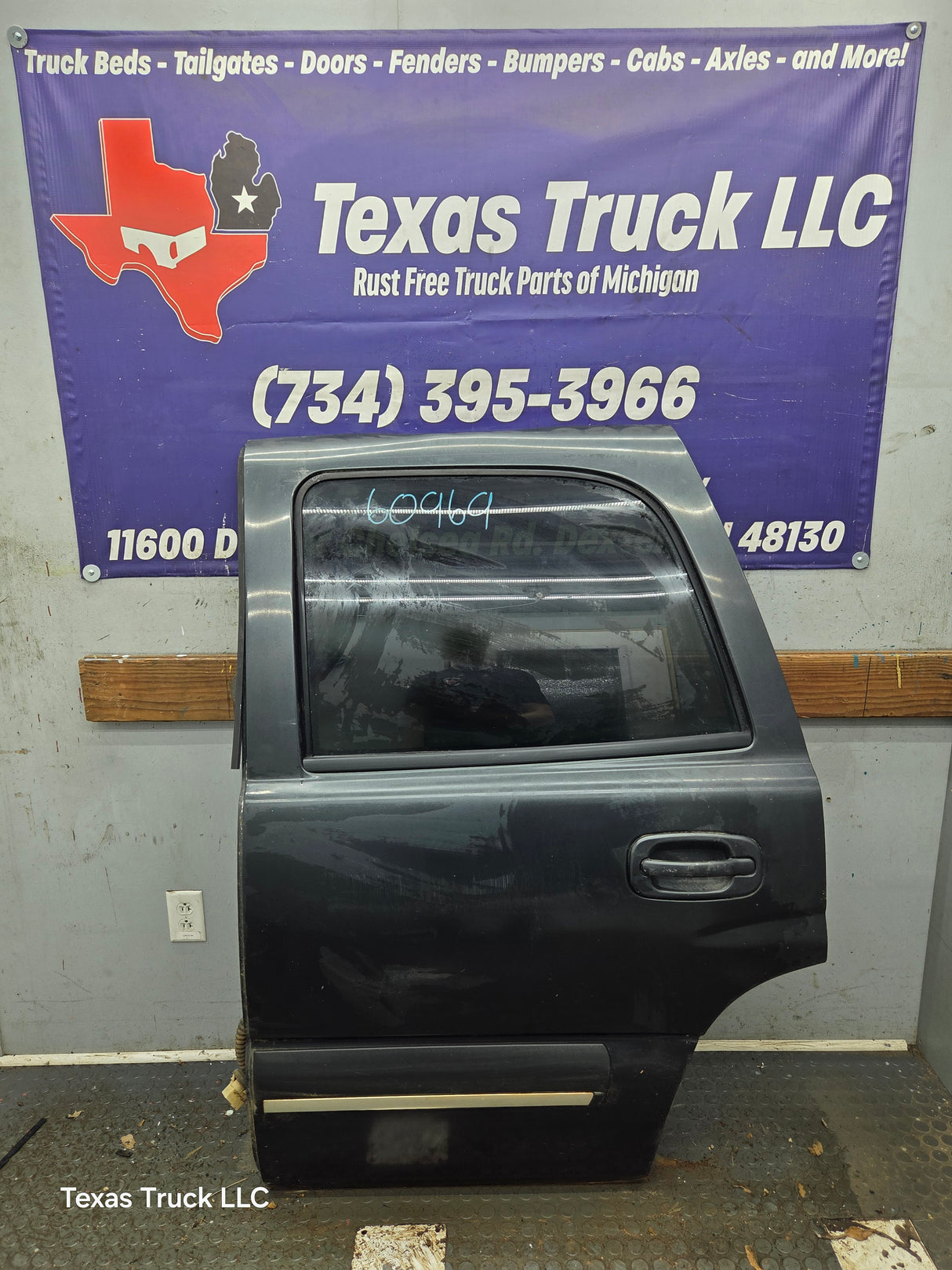2001-2006 Chevrolet Tahoe / GMC Yukon 1500 2500HD Rear Driver Side Rear Door LH