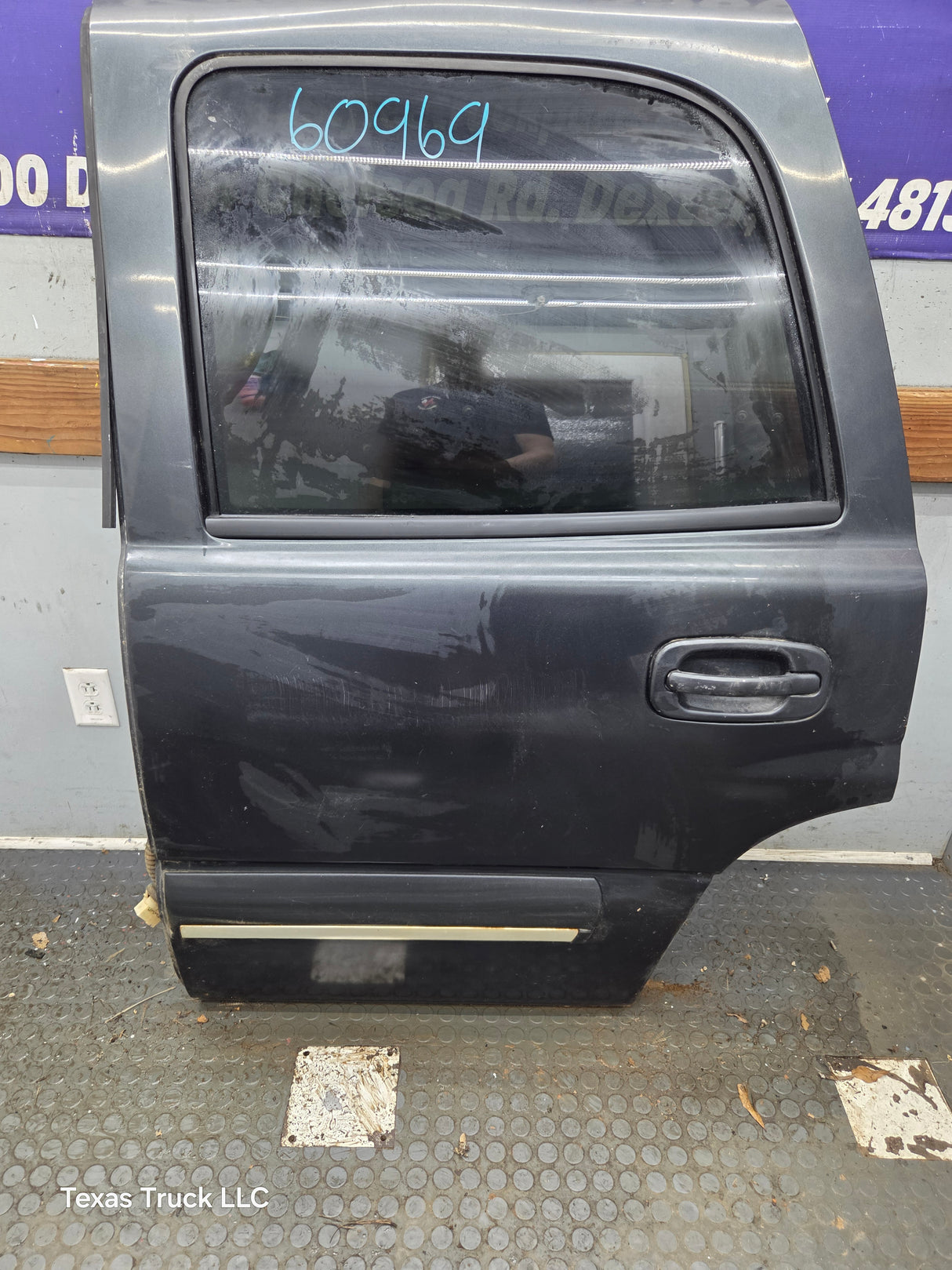 2001-2006 Chevrolet Tahoe / GMC Yukon 1500 2500HD Rear Driver Side Rear Door LH