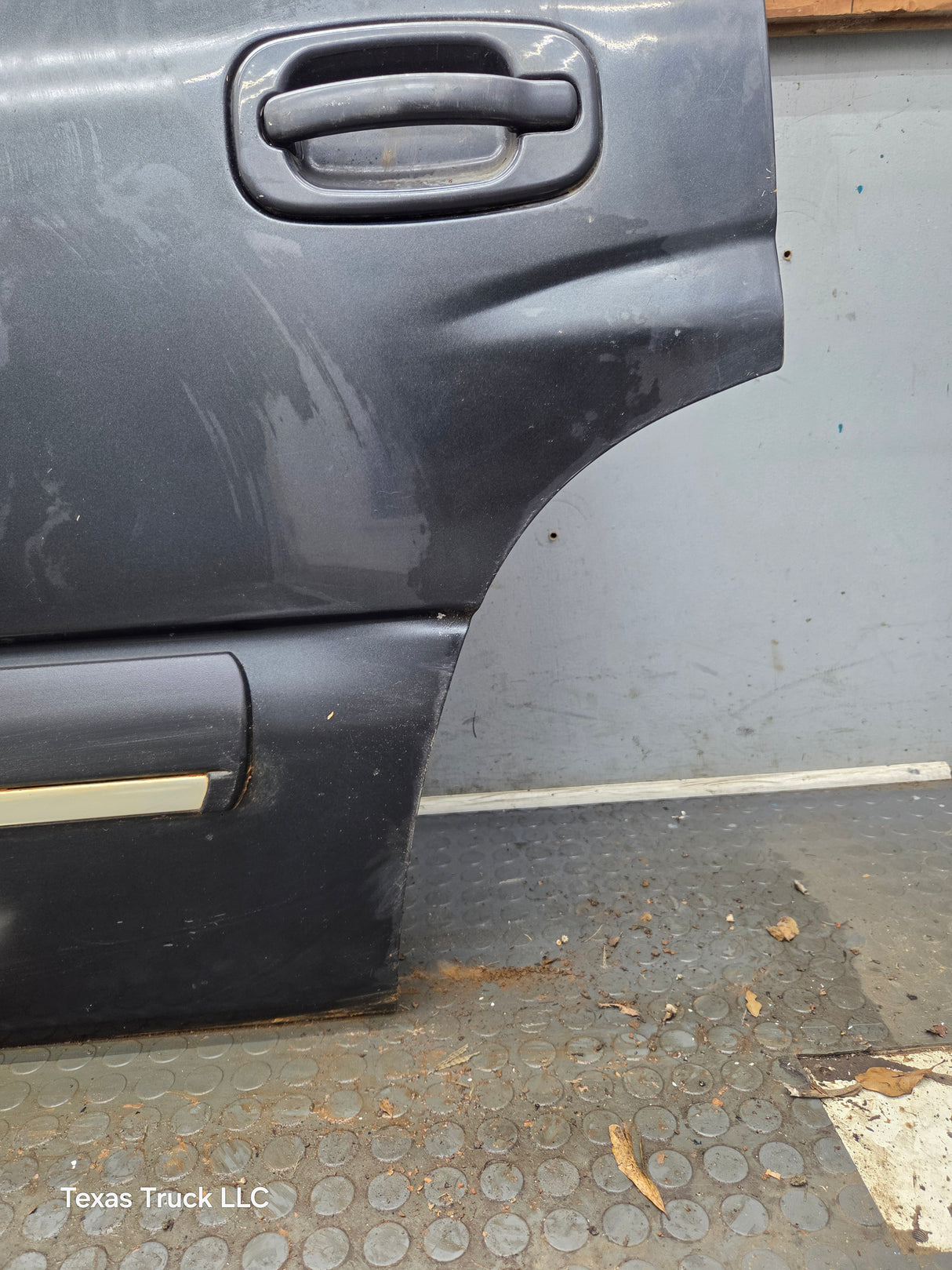 2001-2006 Chevrolet Tahoe / GMC Yukon 1500 2500HD Rear Driver Side Rear Door LH