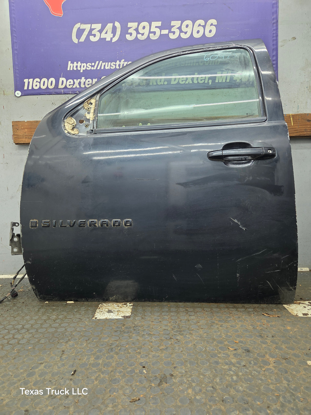 2007-2013 Chevrolet Silverado / GMC Sierra 1500 2500 3500 HD LH Front Driver Side Door
