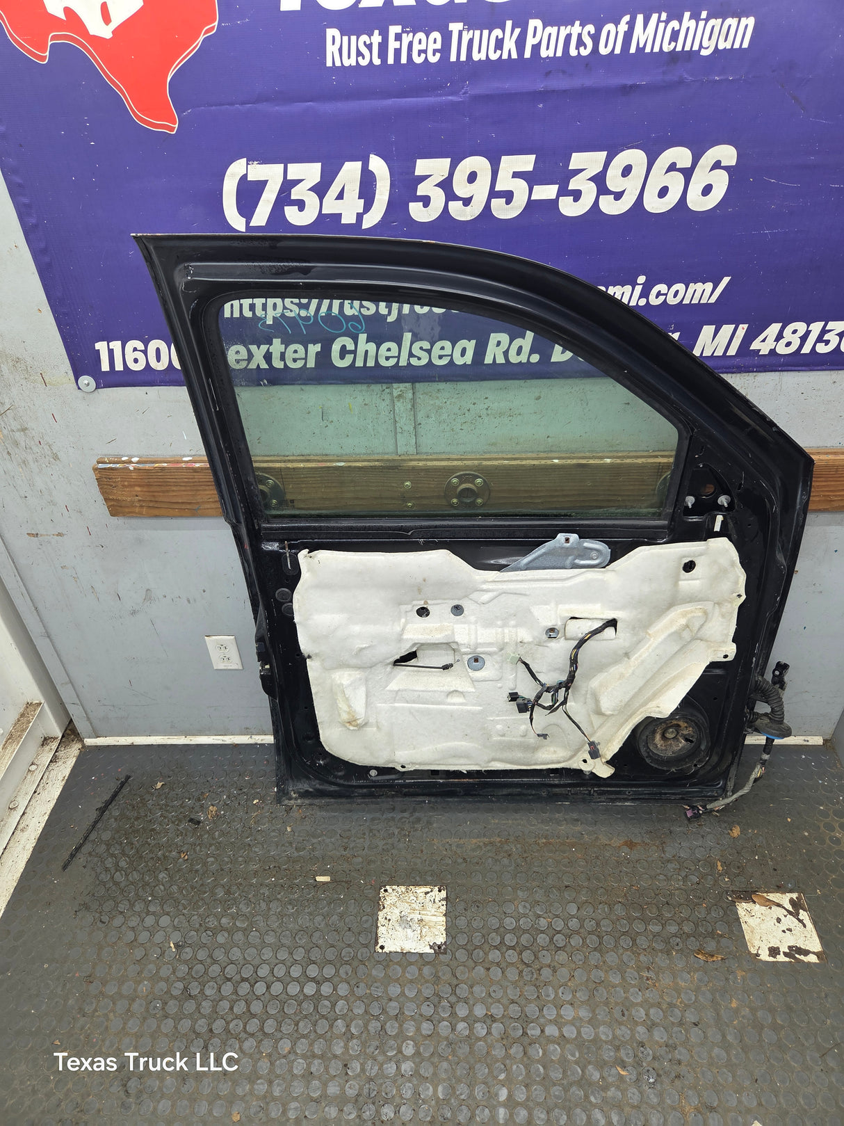 2007-2013 Chevrolet Silverado / GMC Sierra 1500 2500 3500 HD LH Front Driver Side Door
