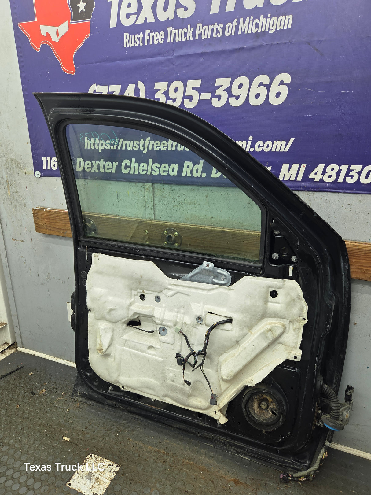 2007-2013 Chevrolet Silverado / GMC Sierra 1500 2500 3500 HD LH Front Driver Side Door