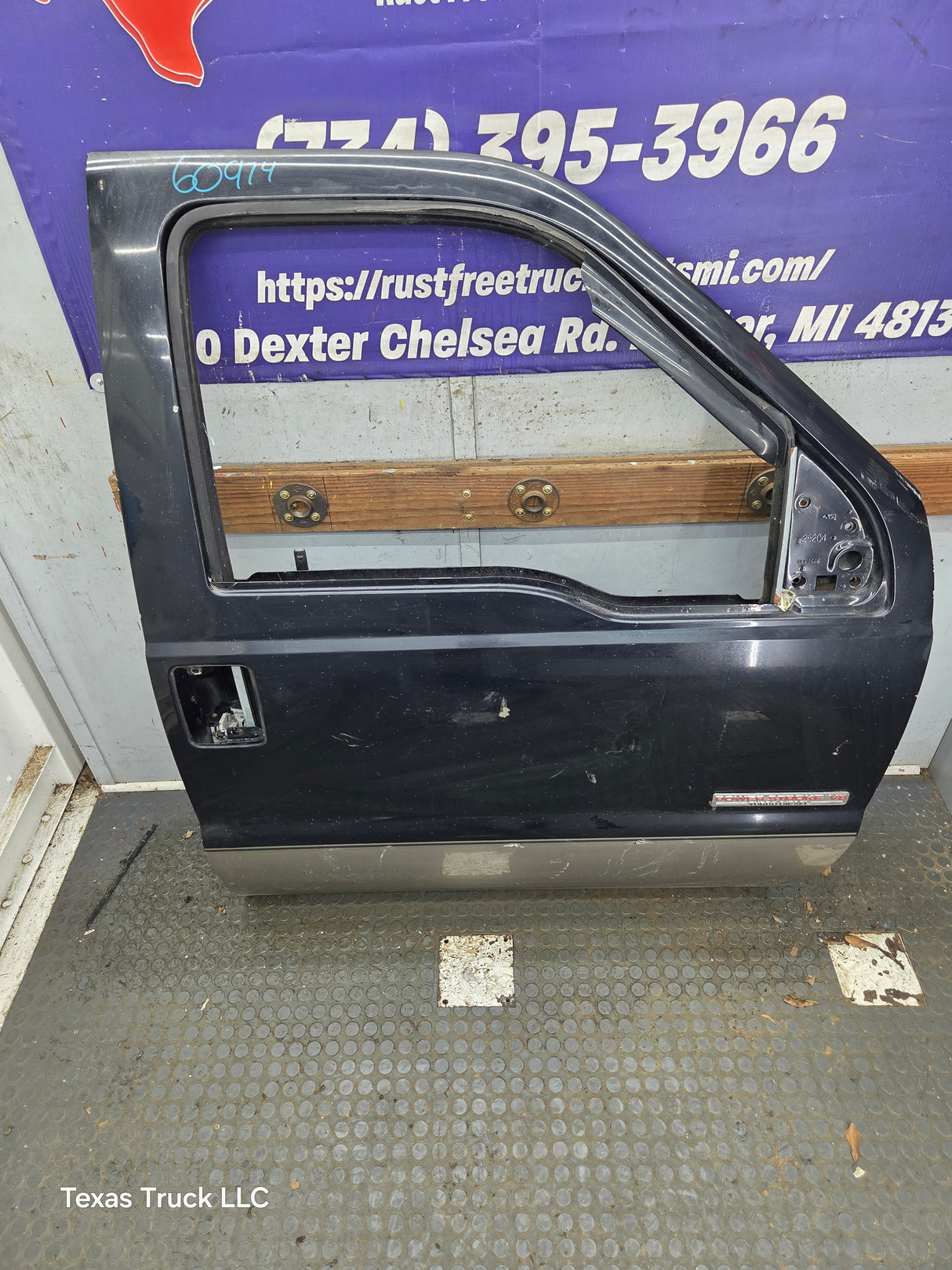 1999-2011 Ford Super Duty / Excursion Front Passenger Side RH Door F250 F350 F450 F550