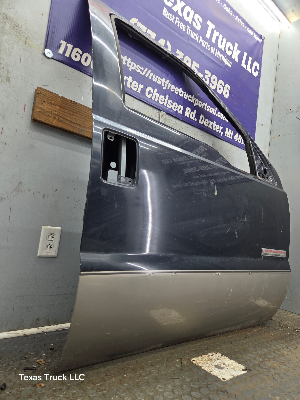 1999-2011 Ford Super Duty / Excursion Front Passenger Side RH Door F250 F350 F450 F550