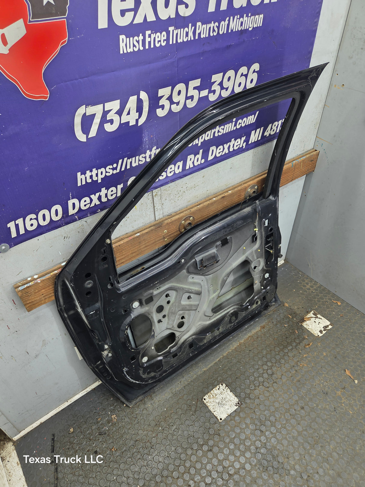 1999-2011 Ford Super Duty / Excursion Front Passenger Side RH Door F250 F350 F450 F550