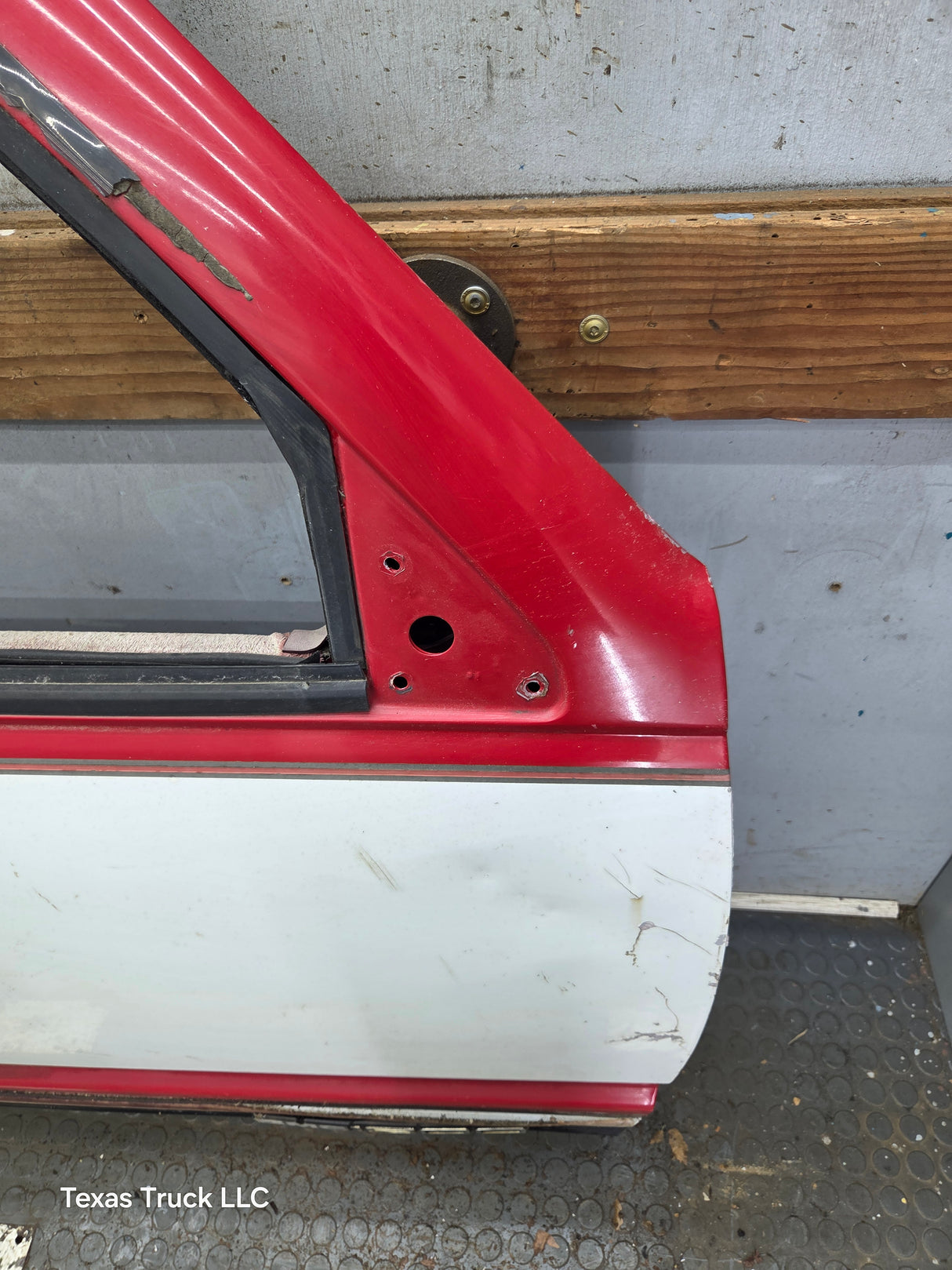 1988-2000 Chevrolet Silverado Suburban GMC Sierra RH Front Passenger Door