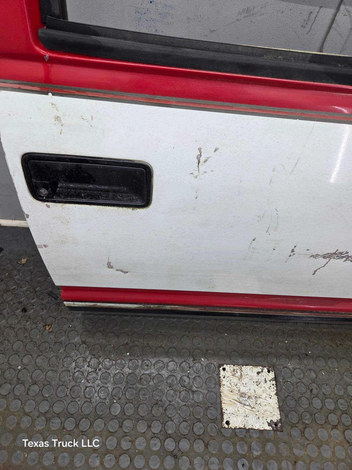 1988-2000 Chevrolet Silverado Suburban GMC Sierra RH Front Passenger Door