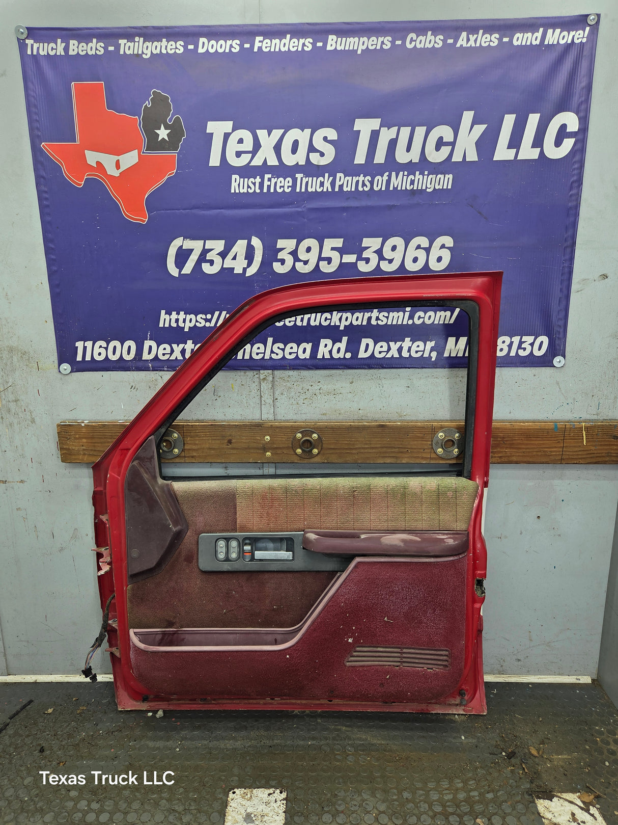 1988-2000 Chevrolet Silverado Suburban GMC Sierra RH Front Passenger Door