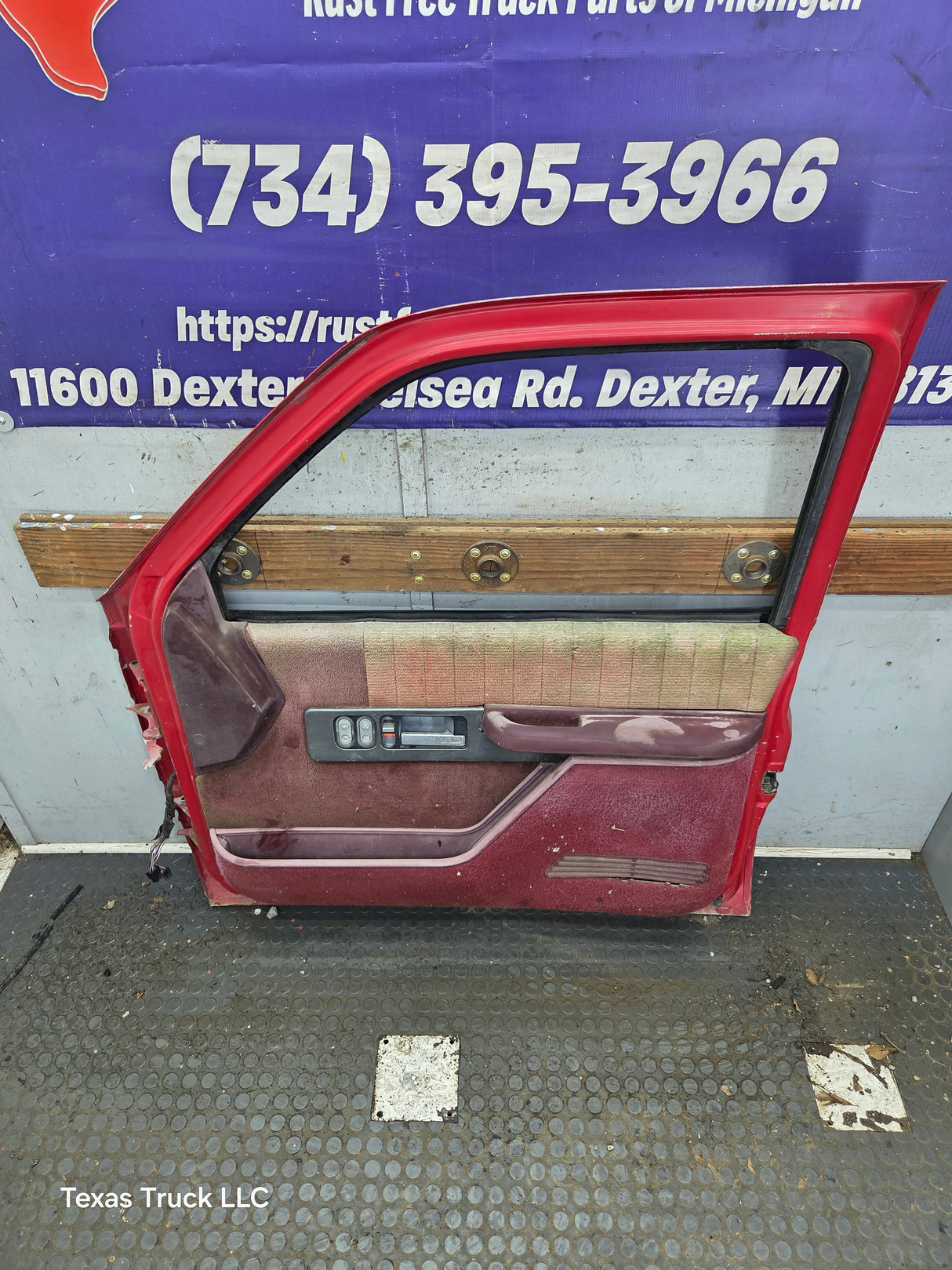 1988-2000 Chevrolet Silverado Suburban GMC Sierra RH Front Passenger Door