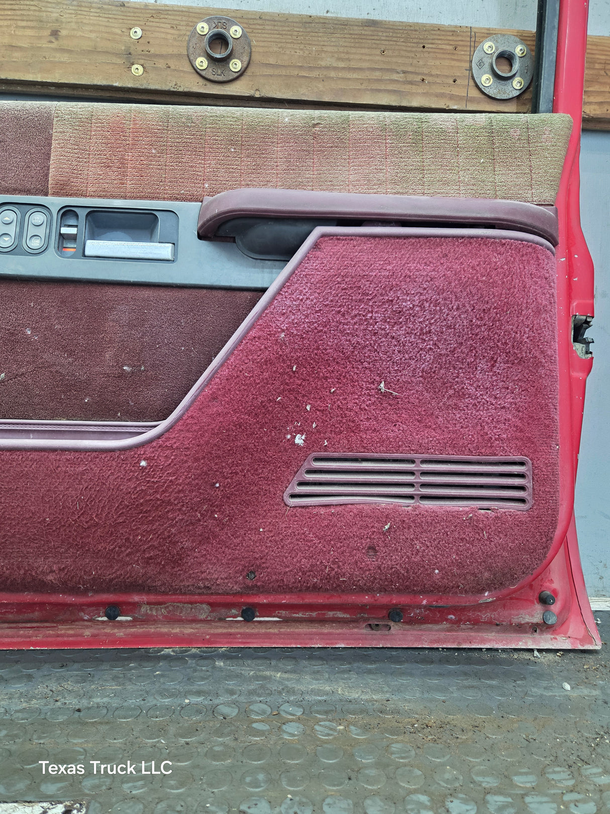 1988-2000 Chevrolet Silverado Suburban GMC Sierra RH Front Passenger Door