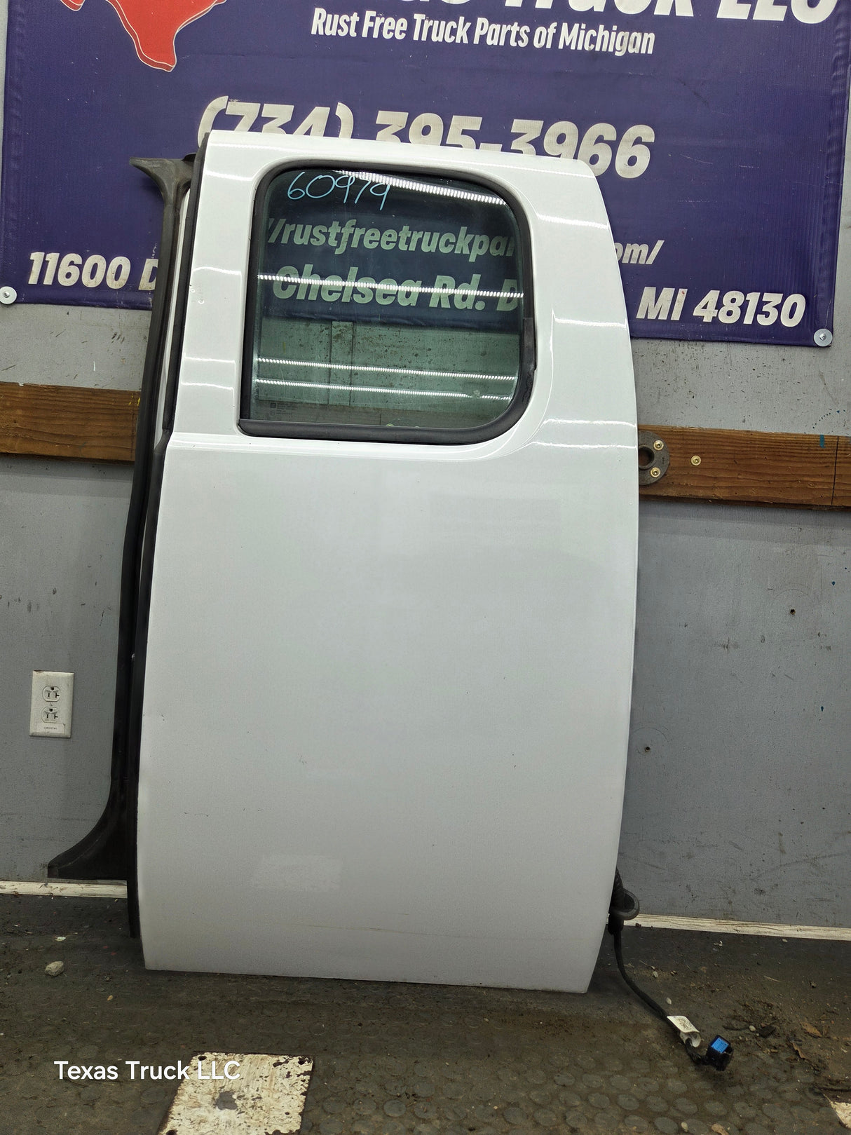 2007-2013 Chevrolet Silverado / GMC Sierra 1500 2500 3500 HD Driver Side Extended Cab LH Rear Door