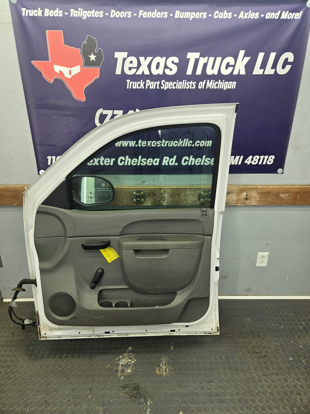 2007-2013 Chevrolet Silverado / GMC Sierra 1500 2500 3500 HD RH Front Passenger Side Door