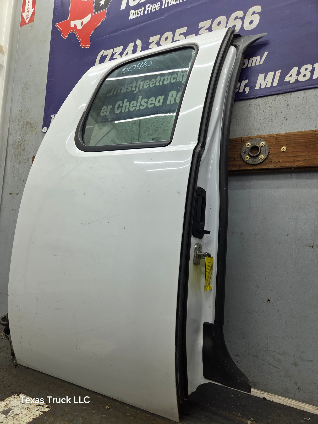 2007-2013 Chevrolet Silverado / GMC Sierra 1500 2500 3500 HD Passenger side Extended Cab RH Rear Door