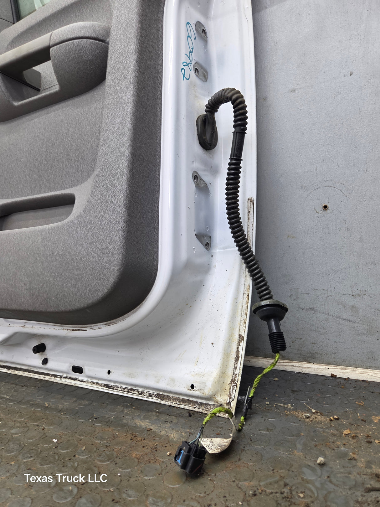 2007-2013 Chevrolet Silverado / GMC Sierra 1500 2500 3500 HD Passenger side Extended Cab RH Rear Door