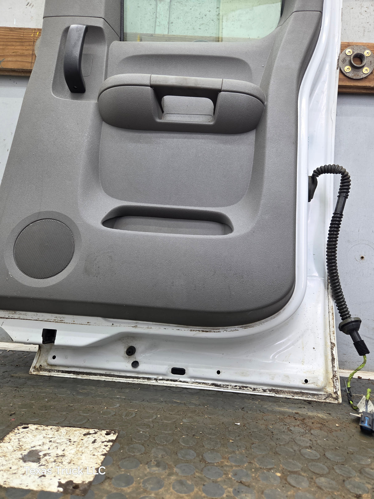 2007-2013 Chevrolet Silverado / GMC Sierra 1500 2500 3500 HD Passenger side Extended Cab RH Rear Door