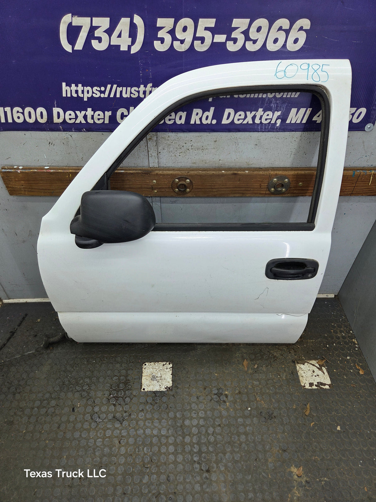 1999-2006 Chevrolet Silverado / GMC Sierra 1500 2500 3500 HD Front Driver Side Door LH