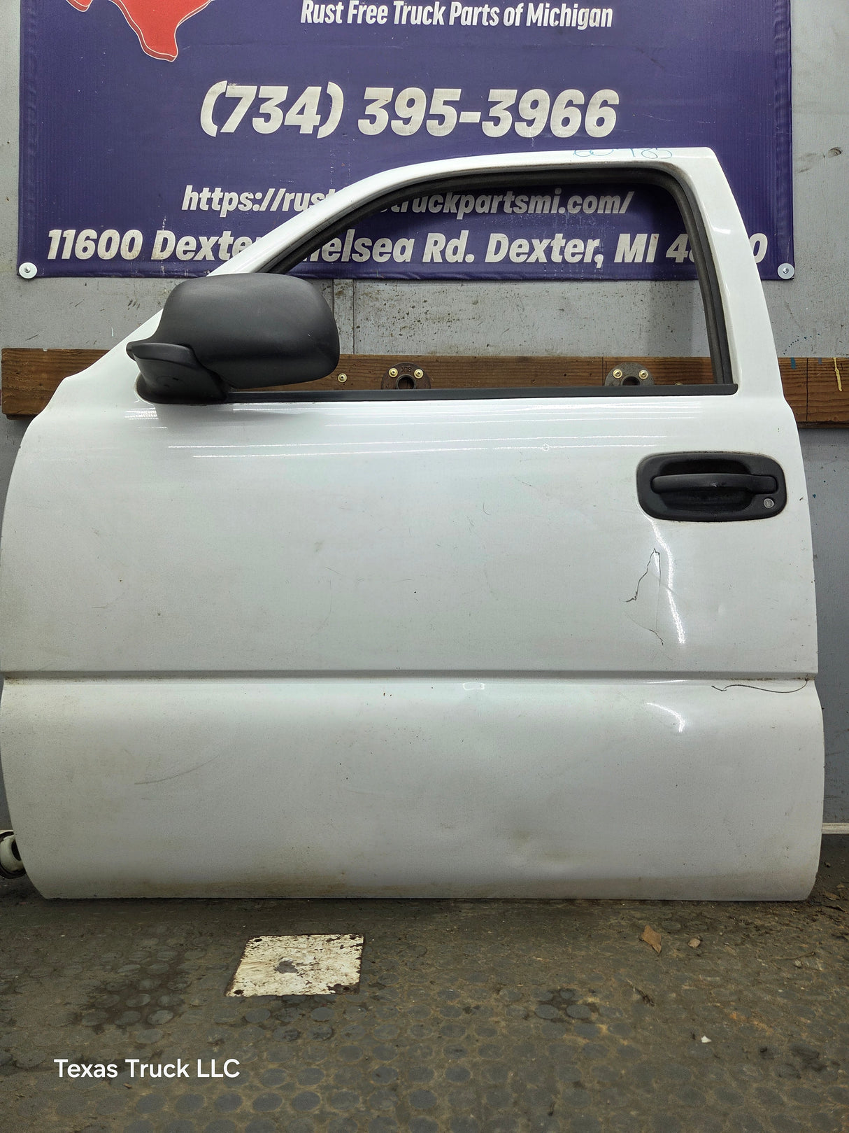 1999-2006 Chevrolet Silverado / GMC Sierra 1500 2500 3500 HD Front Driver Side Door LH