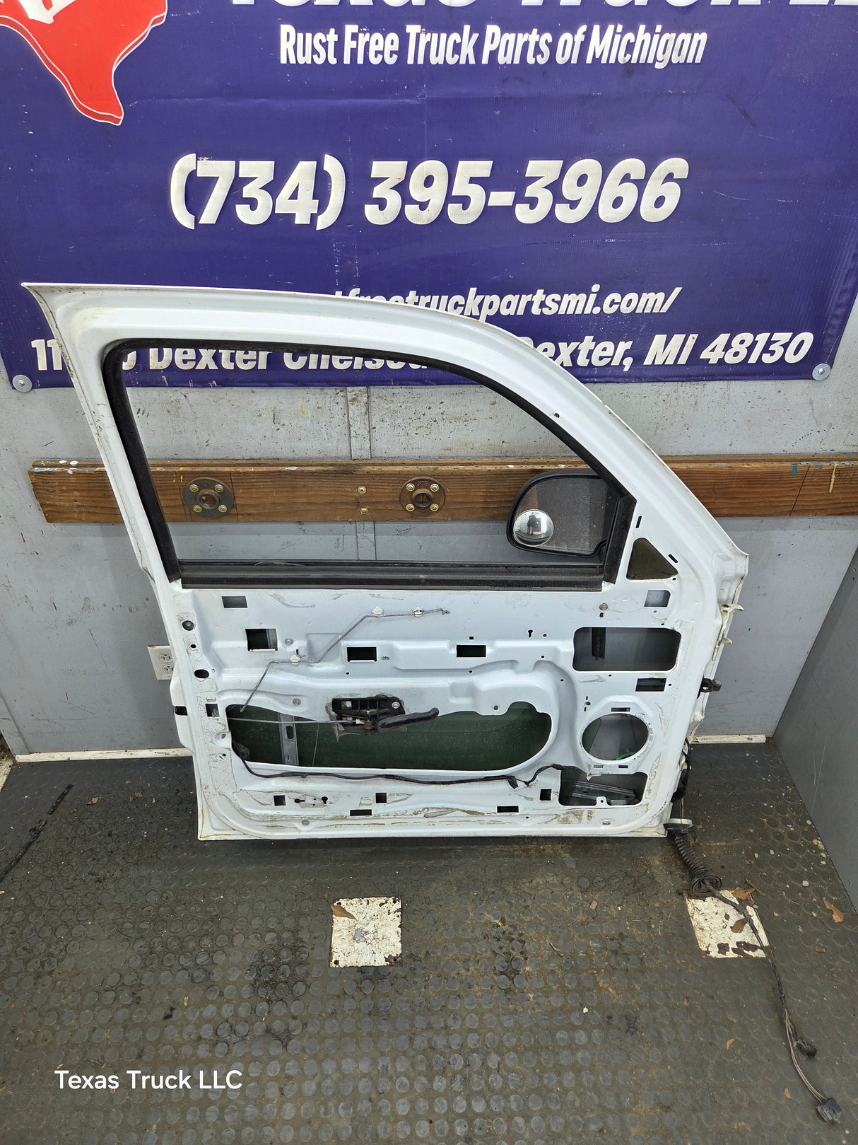 1999-2006 Chevrolet Silverado / GMC Sierra 1500 2500 3500 HD Front Driver Side Door LH