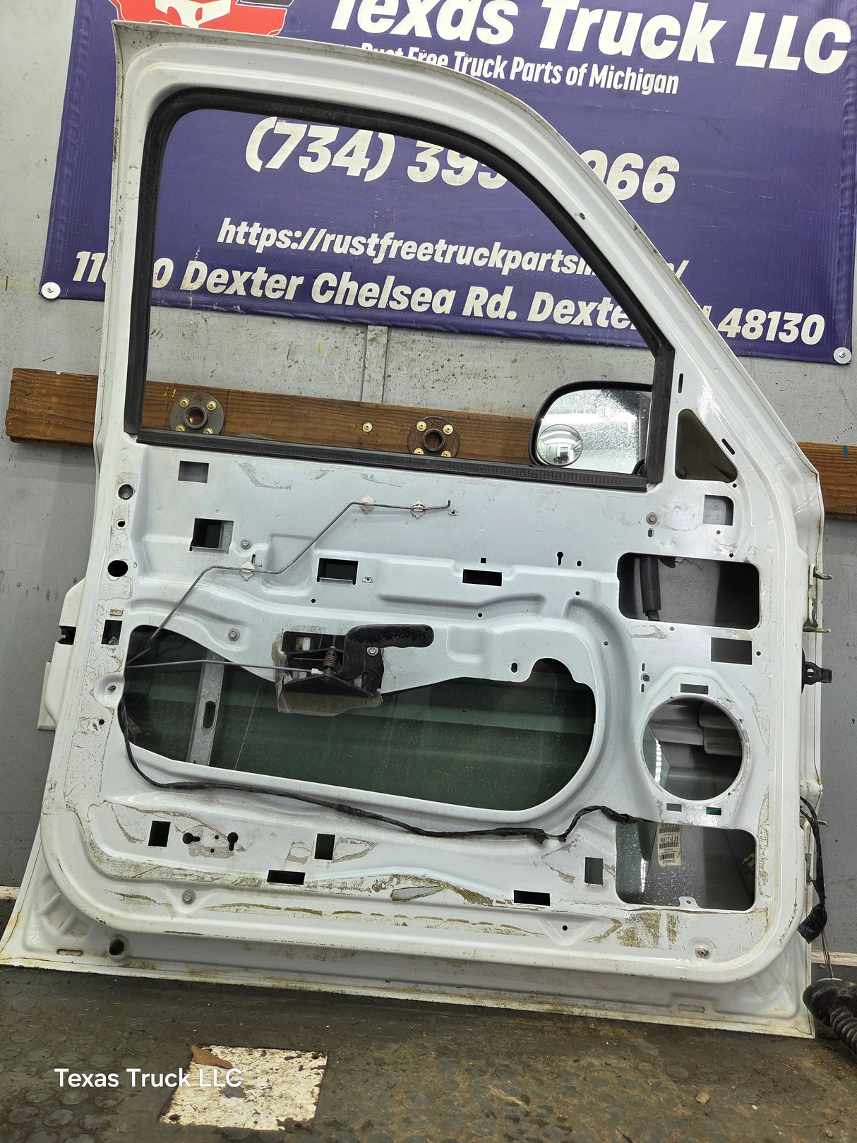 1999-2006 Chevrolet Silverado / GMC Sierra 1500 2500 3500 HD Front Driver Side Door LH