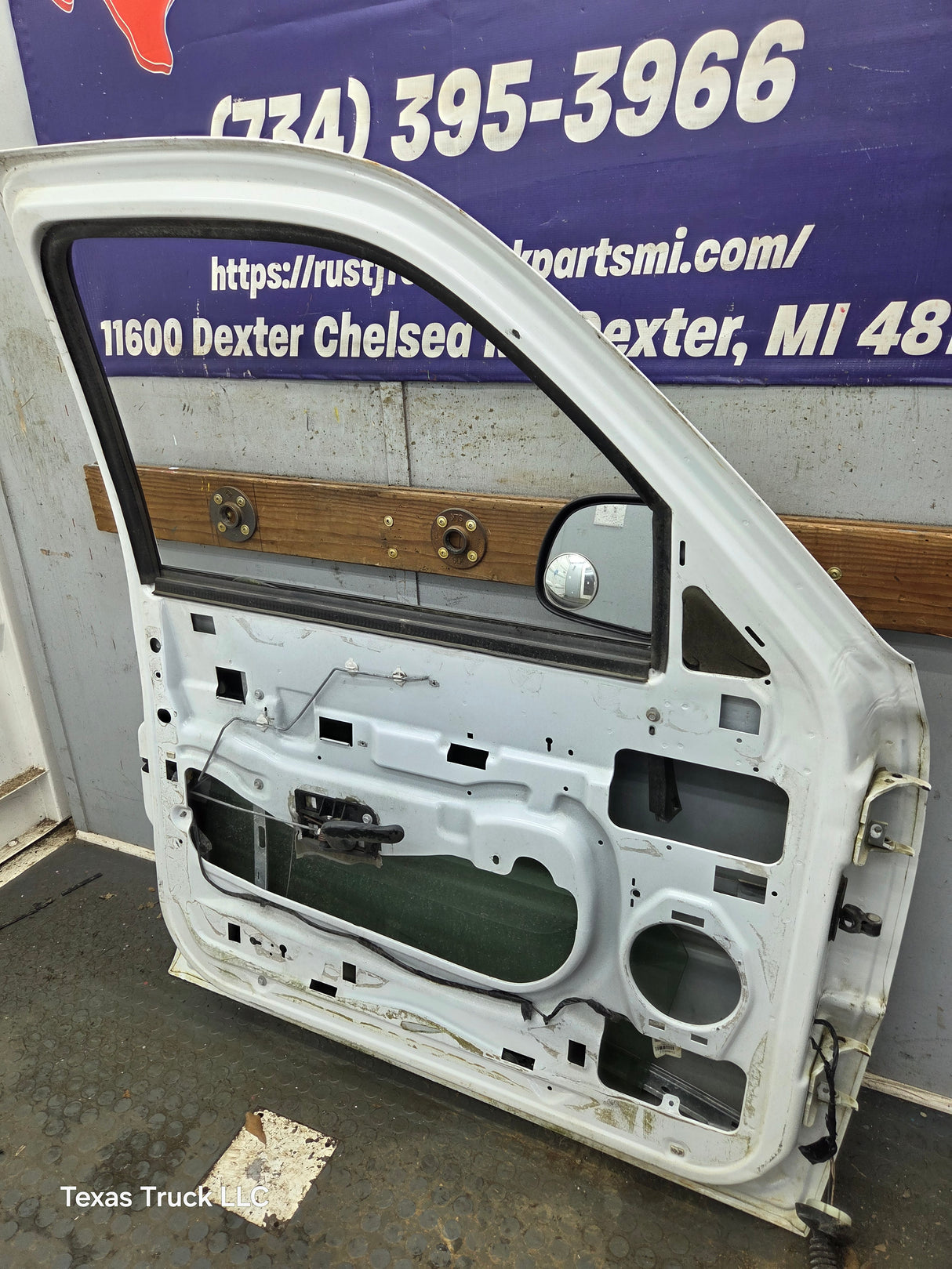 1999-2006 Chevrolet Silverado / GMC Sierra 1500 2500 3500 HD Front Driver Side Door LH