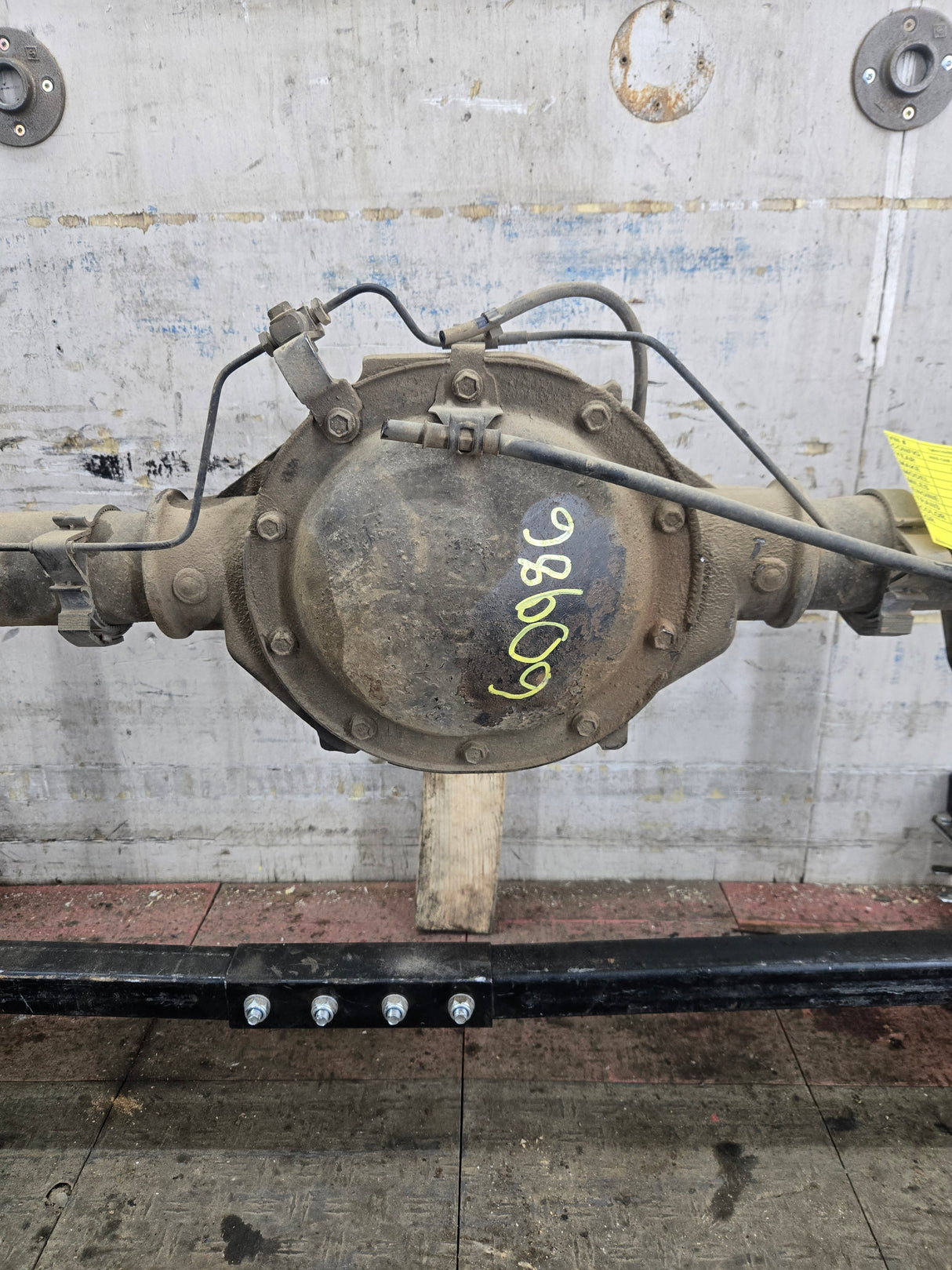 2005-2007 Chevrolet Silverado GMC Sierra 1500 3.23 Rear Axle