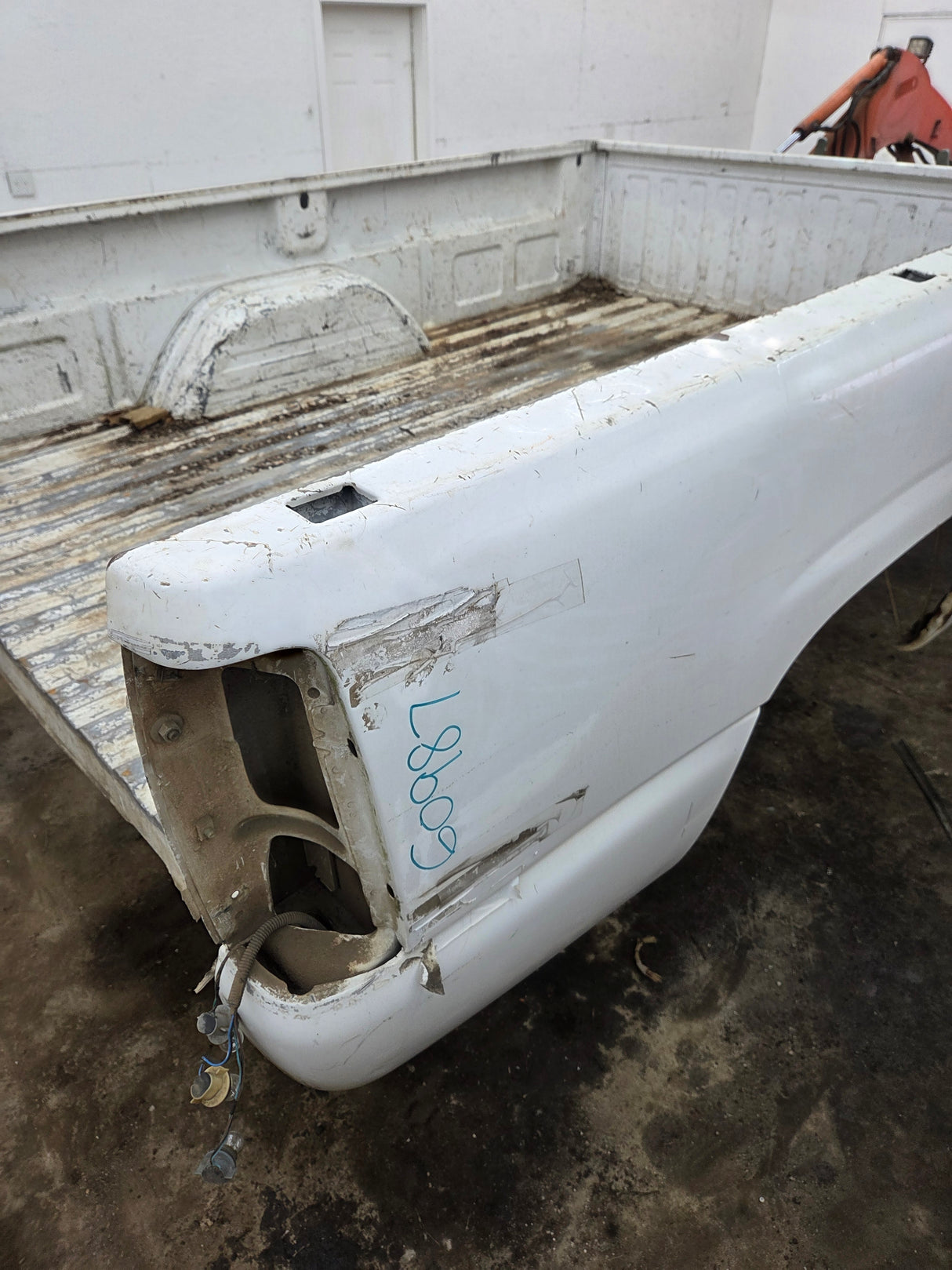 1999-2007 Chevrolet Silverado / GMC Sierra 1500 2500 3500 HD 8' Long Bed Truck Bed