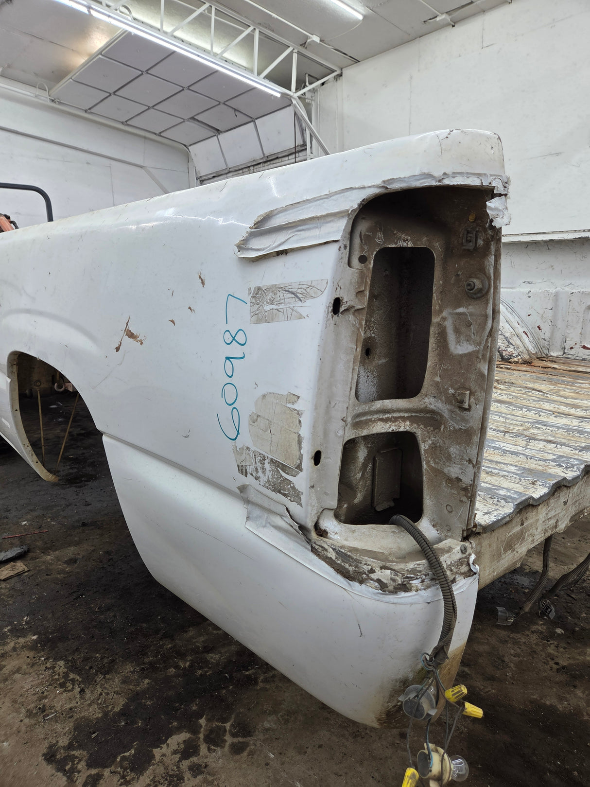 1999-2007 Chevrolet Silverado / GMC Sierra 1500 2500 3500 HD 8' Long Bed Truck Bed