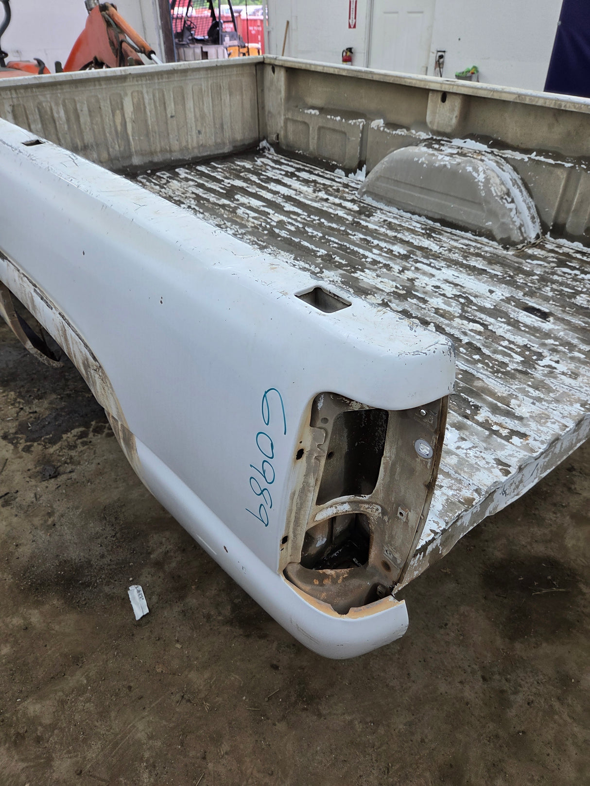 1999-2007 Chevrolet Silverado / GMC Sierra 1500 2500 3500 HD 8' Long Bed Truck Bed