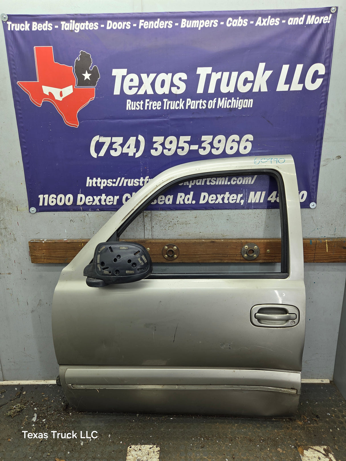 1999-2006 Chevrolet Silverado / GMC Sierra 1500 2500 3500 HD Front Driver Side Door LH