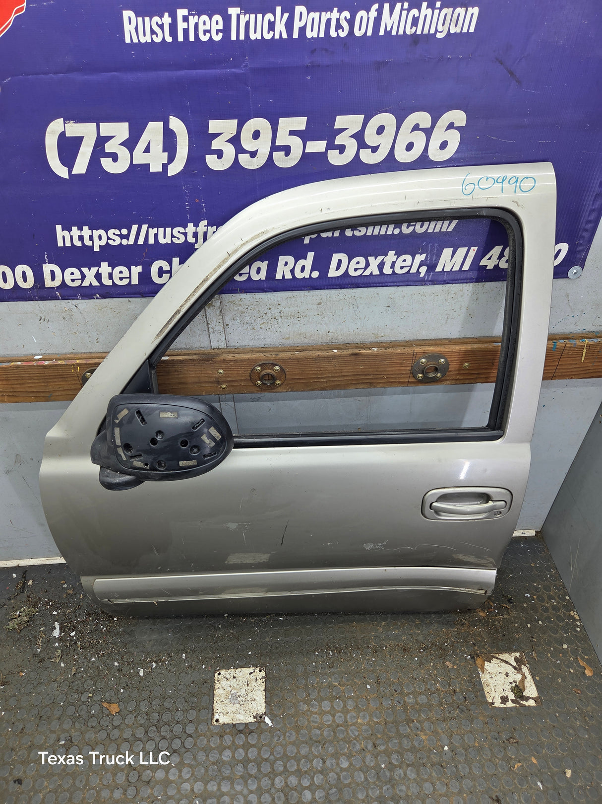 1999-2006 Chevrolet Silverado / GMC Sierra 1500 2500 3500 HD Front Driver Side Door LH
