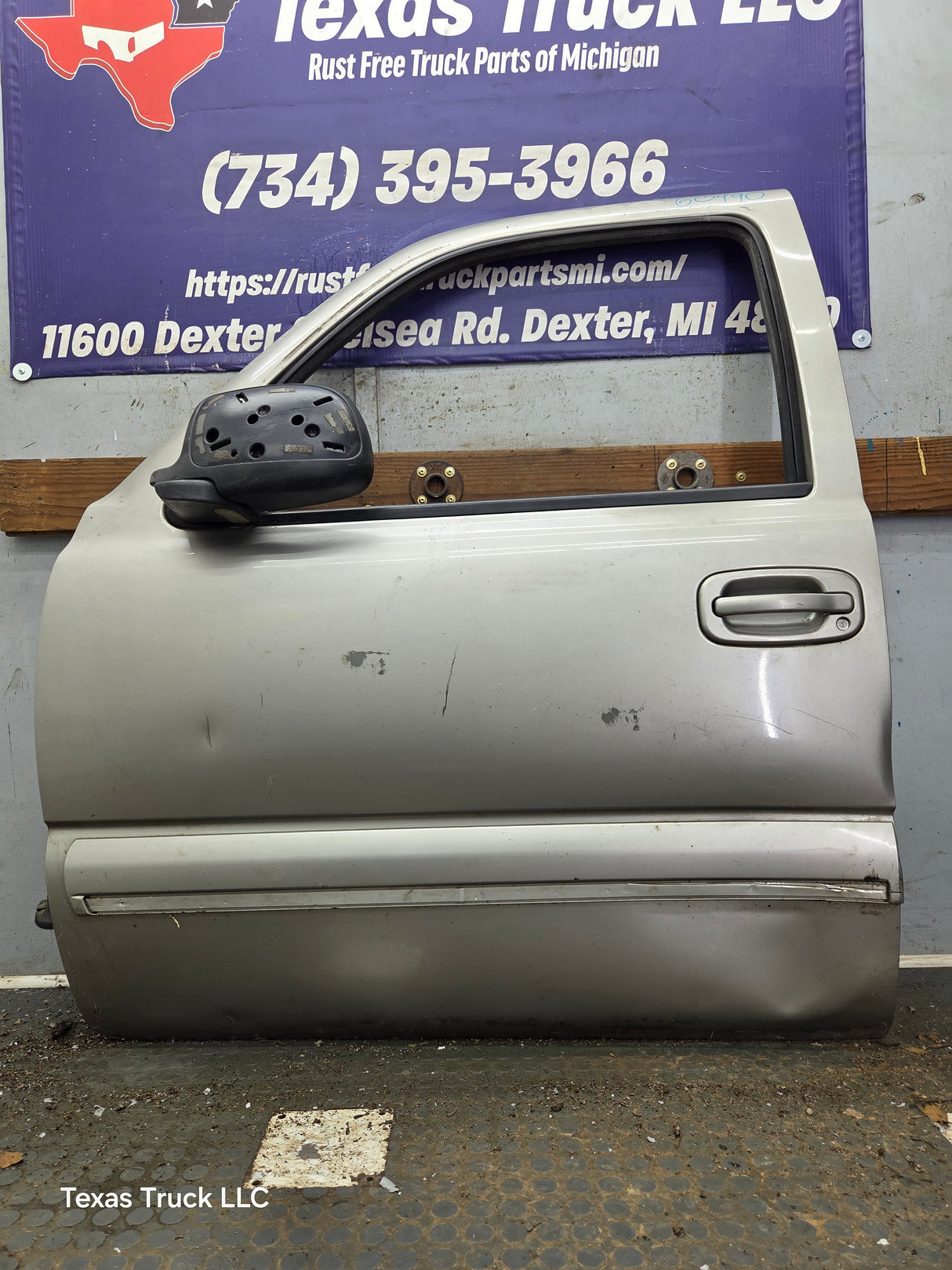 1999-2006 Chevrolet Silverado / GMC Sierra 1500 2500 3500 HD Front Driver Side Door LH