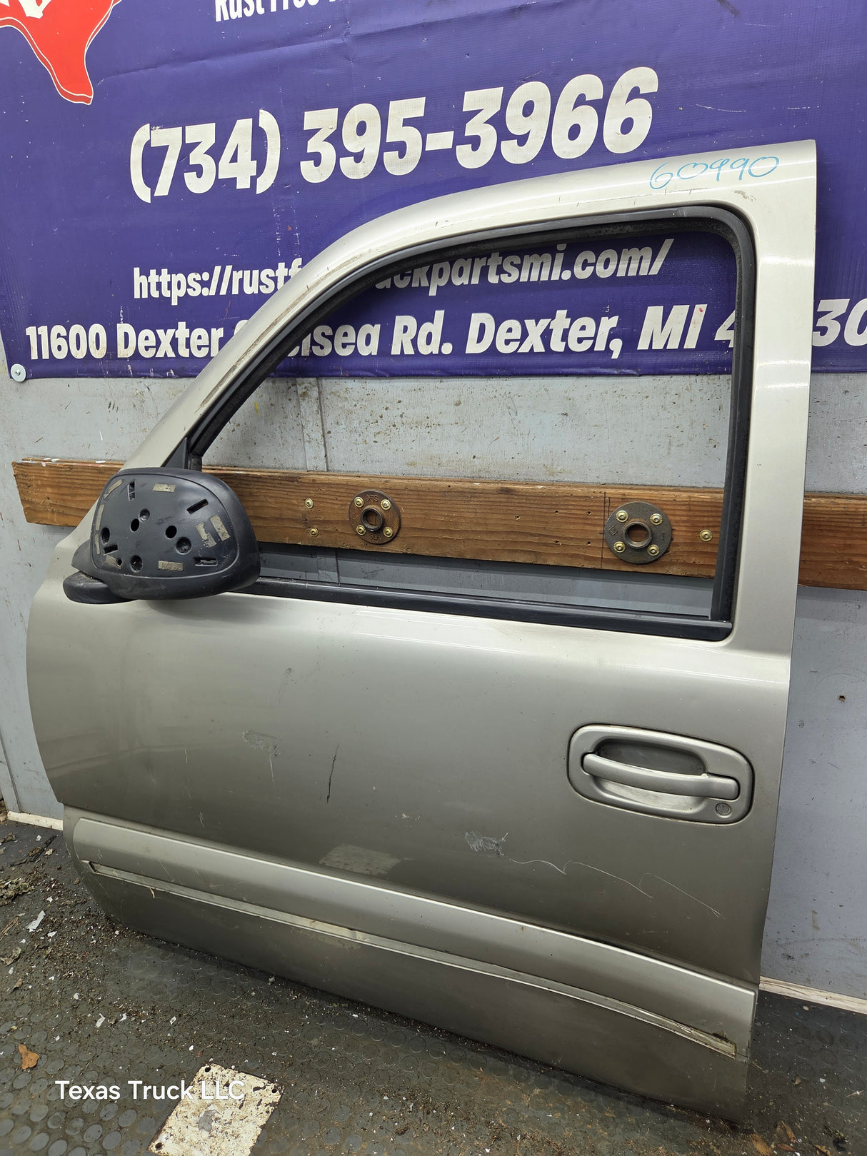 1999-2006 Chevrolet Silverado / GMC Sierra 1500 2500 3500 HD Front Driver Side Door LH