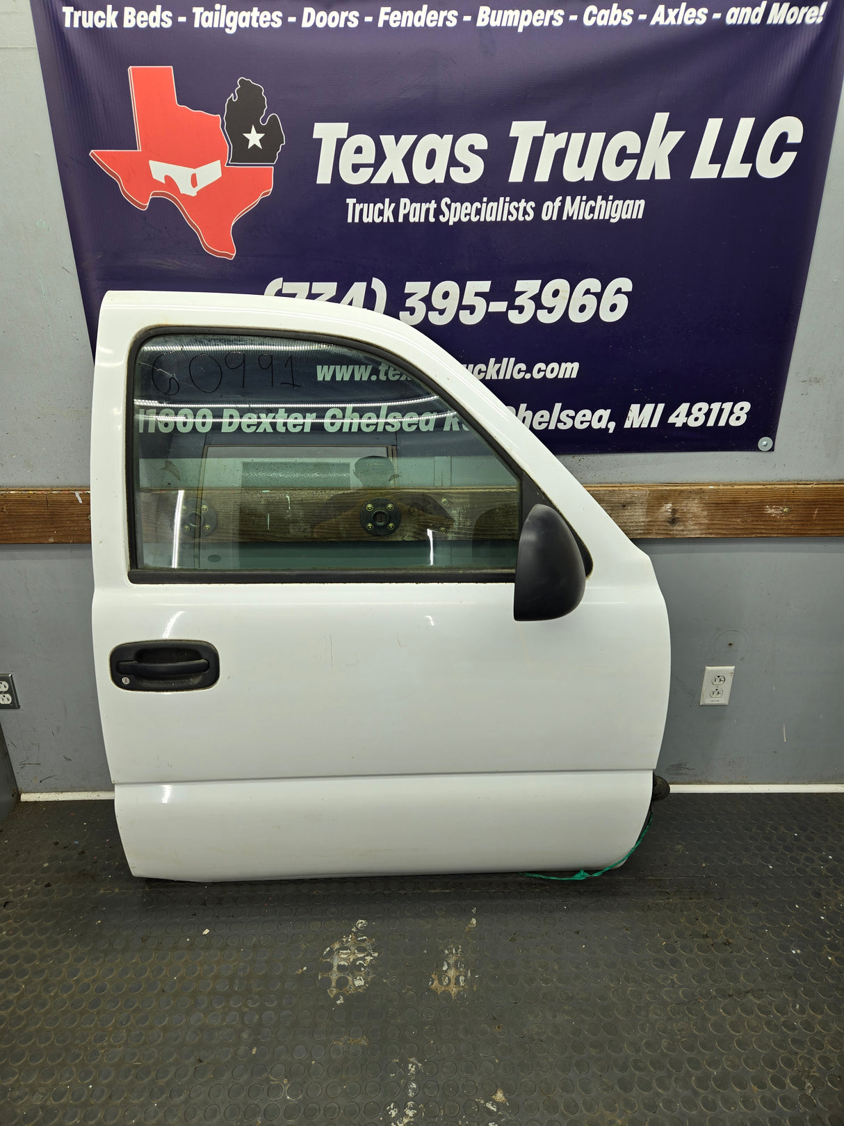 1999-2006 Chevrolet Silverado / GMC Sierra 1500 2500 3500 HD Front Passenger side Door RH