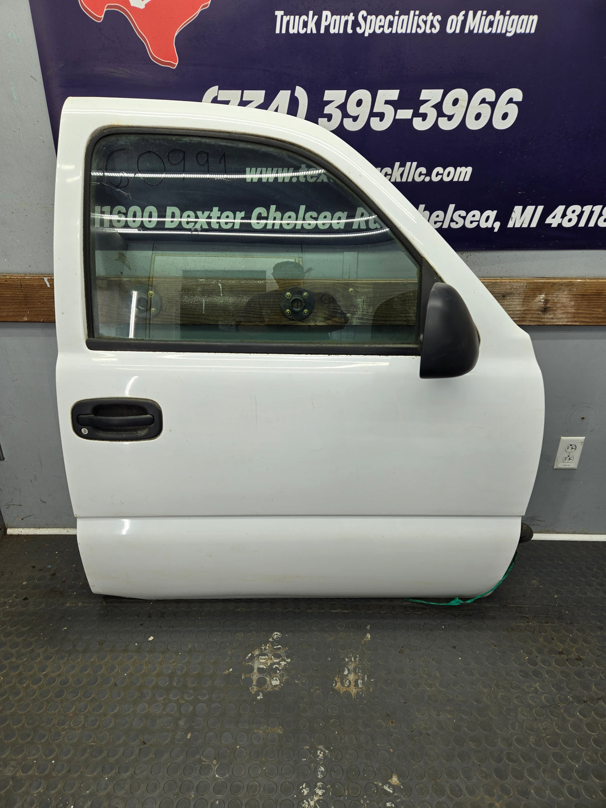 1999-2006 Chevrolet Silverado / GMC Sierra 1500 2500 3500 HD Front Passenger side Door RH