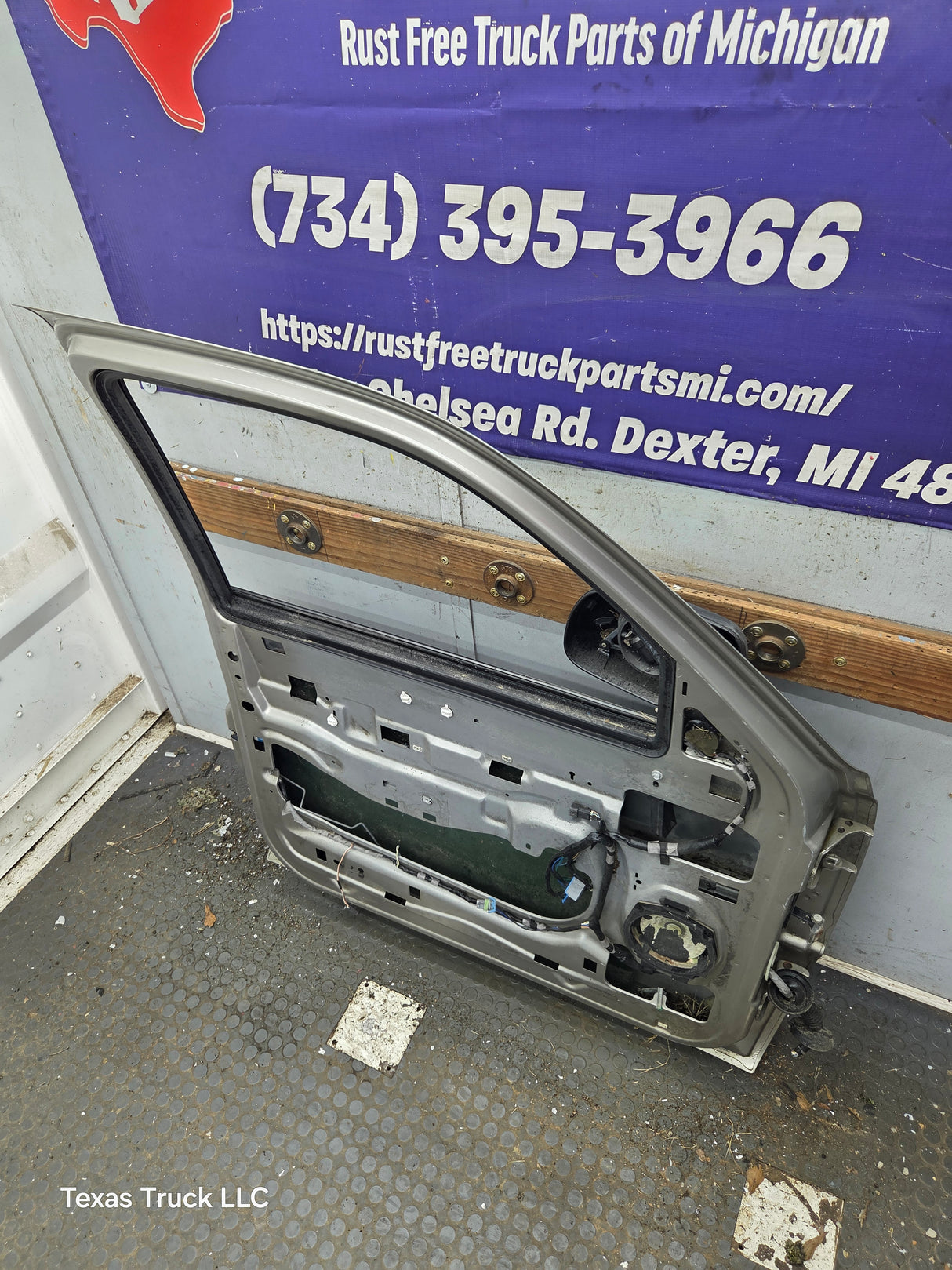 1999-2006 Chevrolet Silverado / GMC Sierra 1500 2500 3500 HD Front Driver Side Door LH