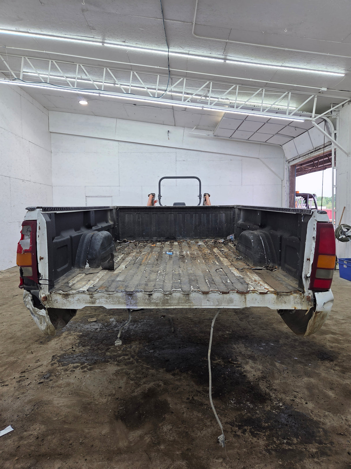 1999-2007 Chevrolet Silverado / GMC Sierra 1500 2500 3500 HD 8' Long Bed Truck Bed