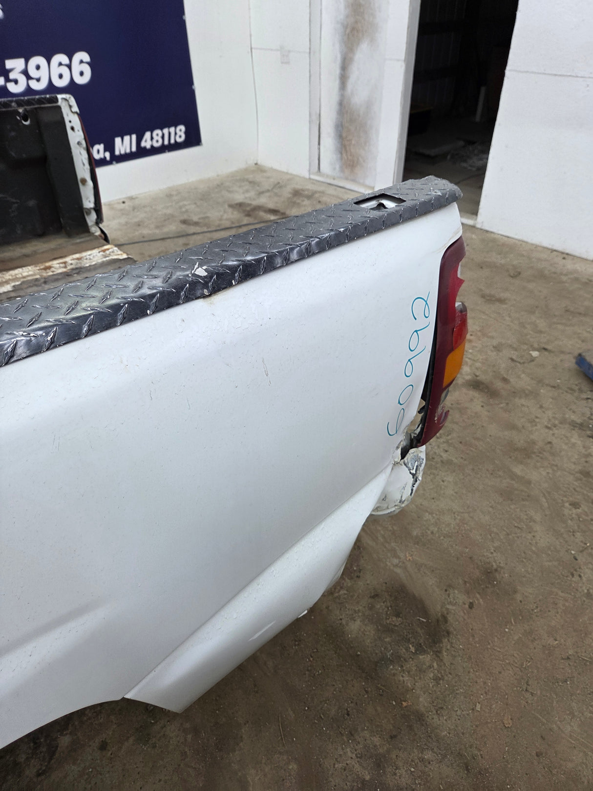 1999-2007 Chevrolet Silverado / GMC Sierra 1500 2500 3500 HD 8' Long Bed Truck Bed