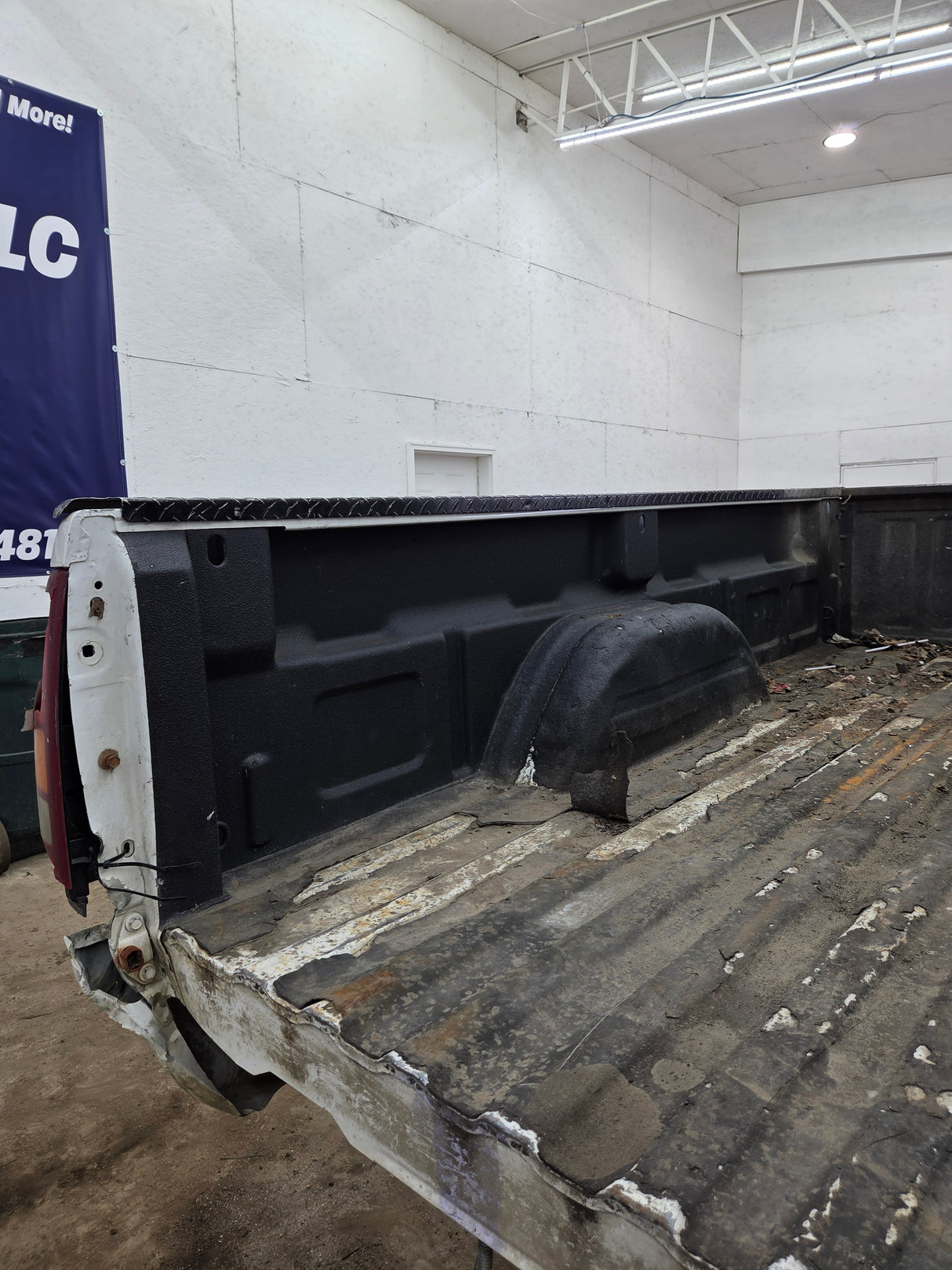1999-2007 Chevrolet Silverado / GMC Sierra 1500 2500 3500 HD 8' Long Bed Truck Bed