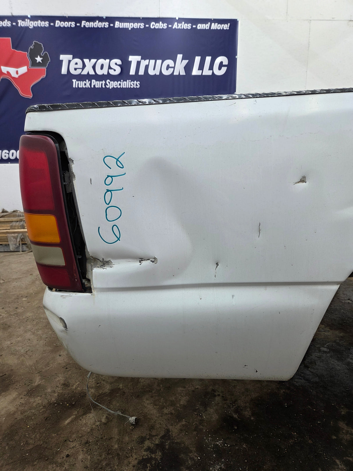 1999-2007 Chevrolet Silverado / GMC Sierra 1500 2500 3500 HD 8' Long Bed Truck Bed