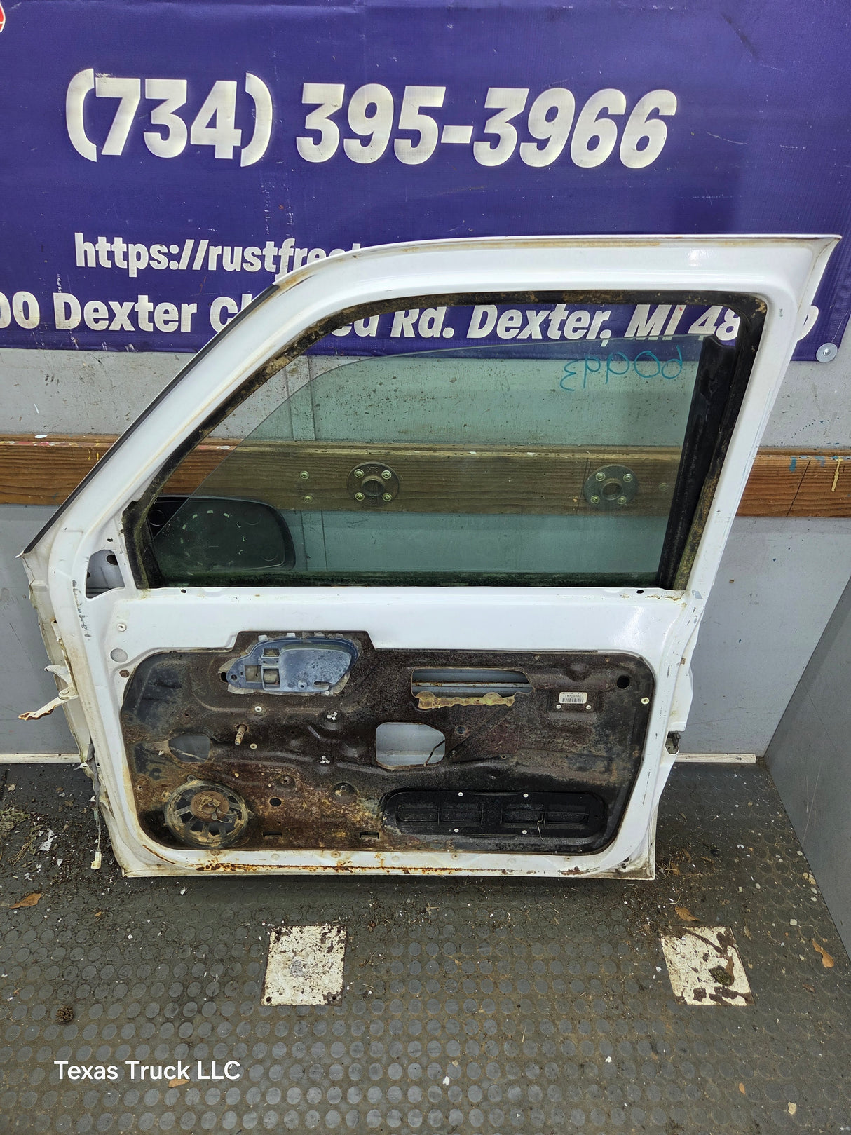 1988-2000 Chevrolet Silverado Suburban GMC Sierra RH Front Passenger Door