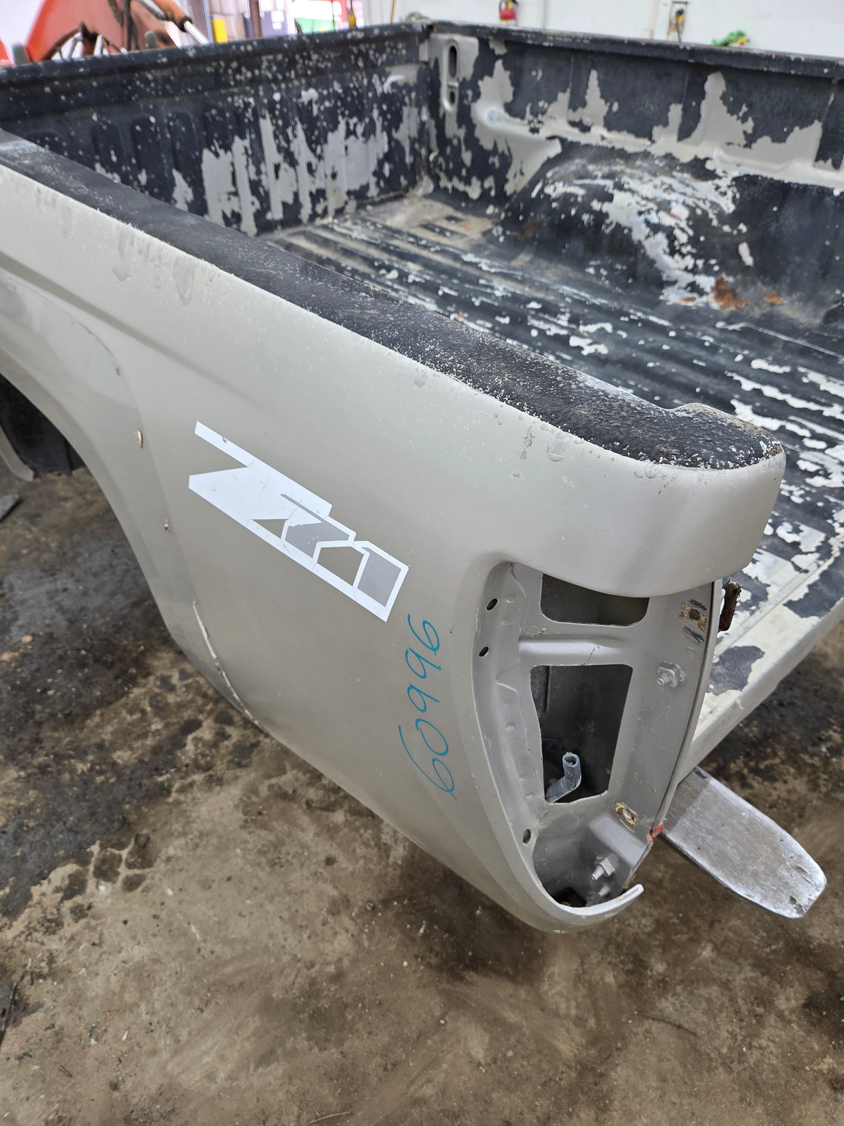 2004-2012 Chevrolet Colorado / GMC Canyon Short / Mid Size Truck Bed 73"