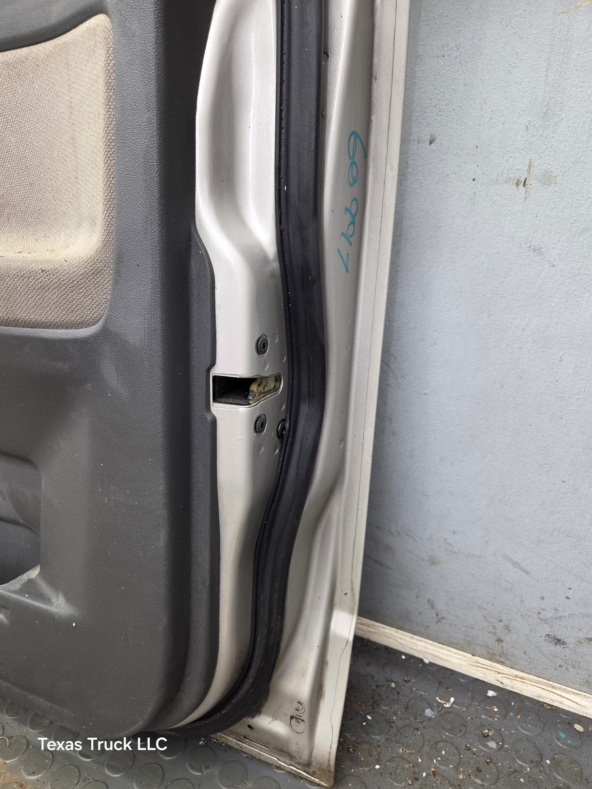 2004-2012 Chevrolet Colorado / GMC Canyon Passenger Side Crew Cab Door RH