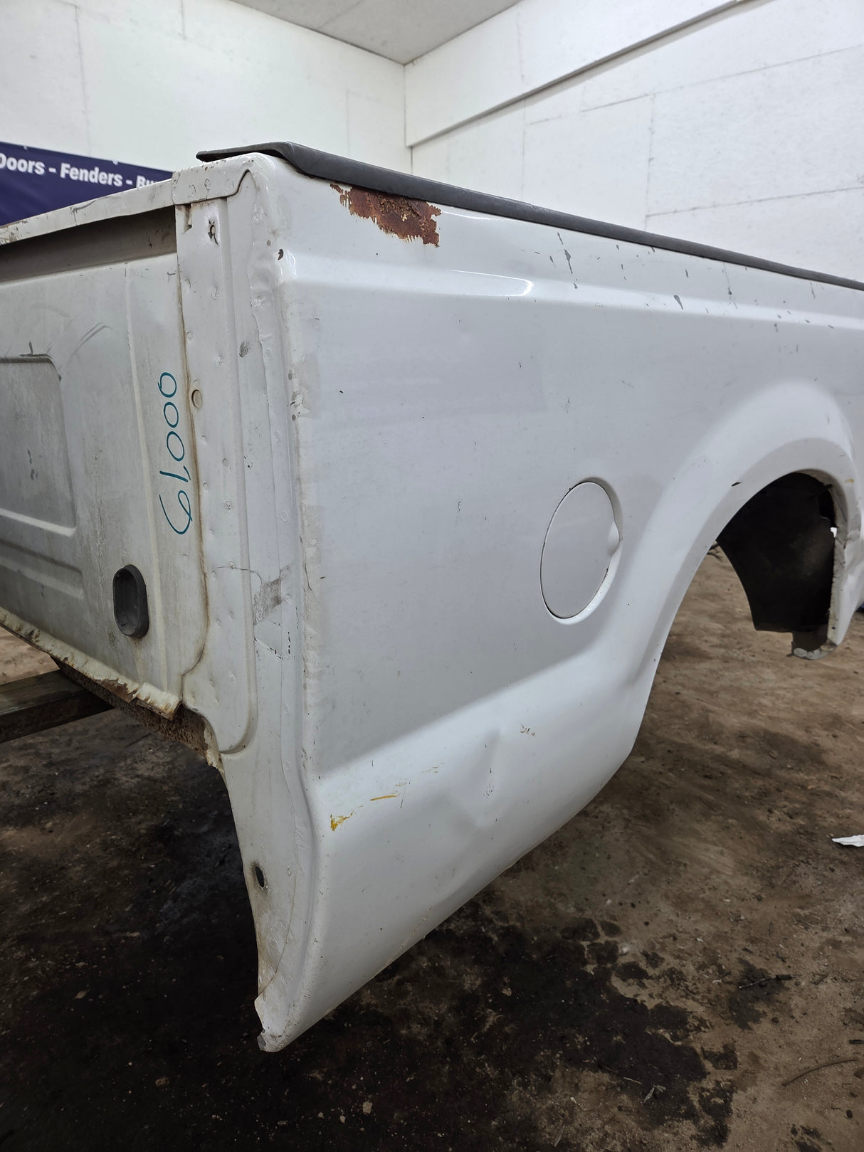 1999-2010 Ford Super Duty F250 F350 6' 9" Short Truck Bed