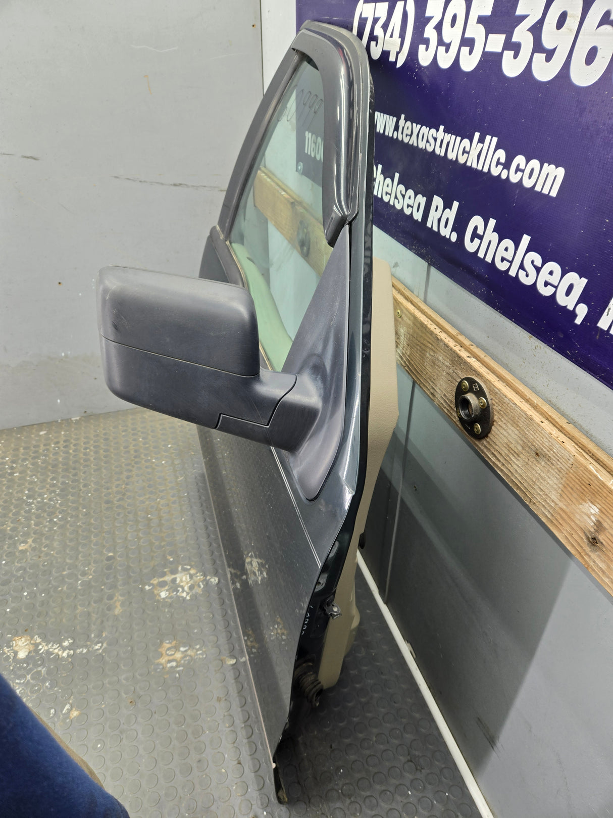 2004-2008 Ford F150 Crew Cab Passenger Side Front Door RH