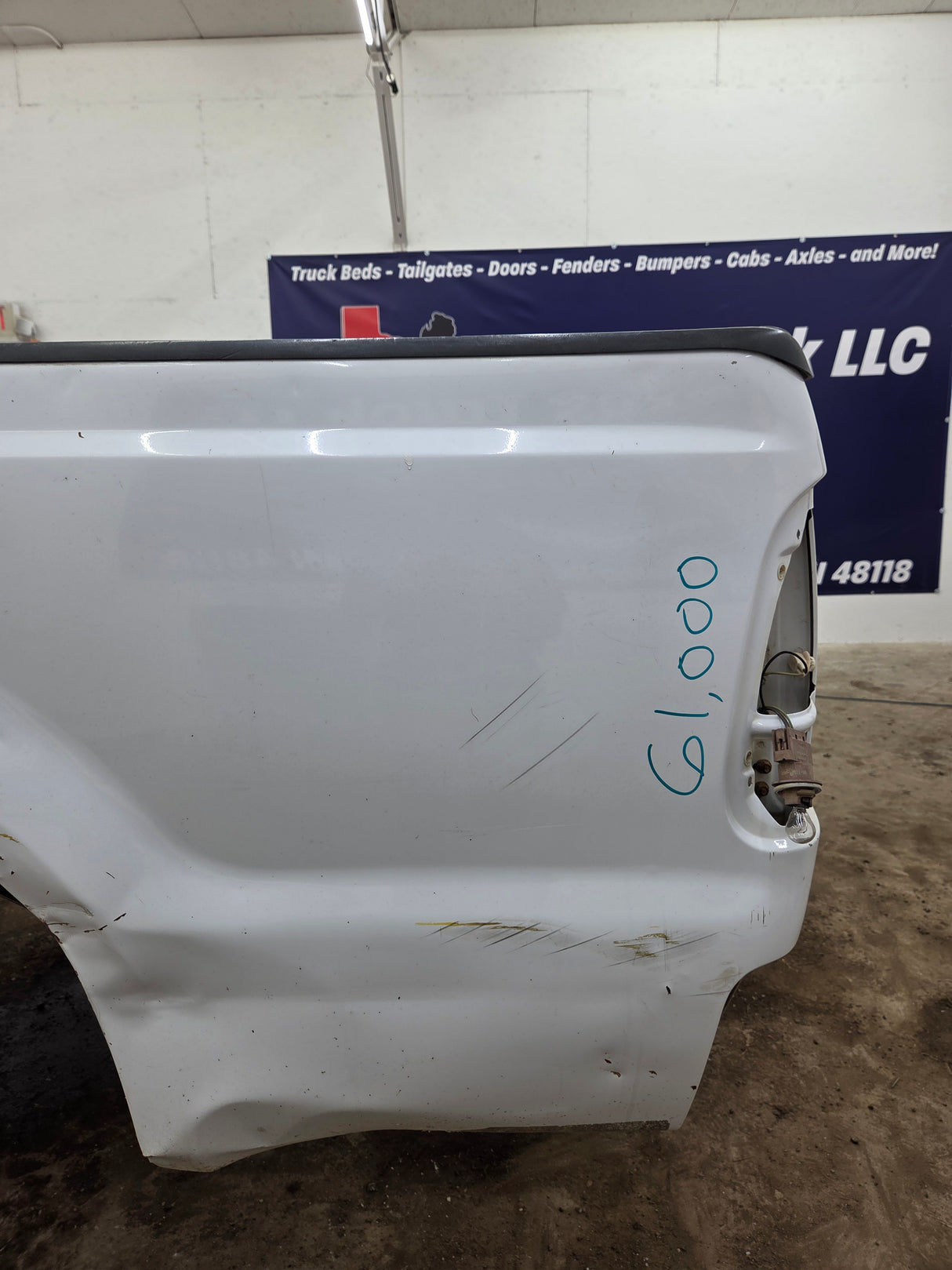 1999-2010 Ford Super Duty F250 F350 6' 9" Short Truck Bed