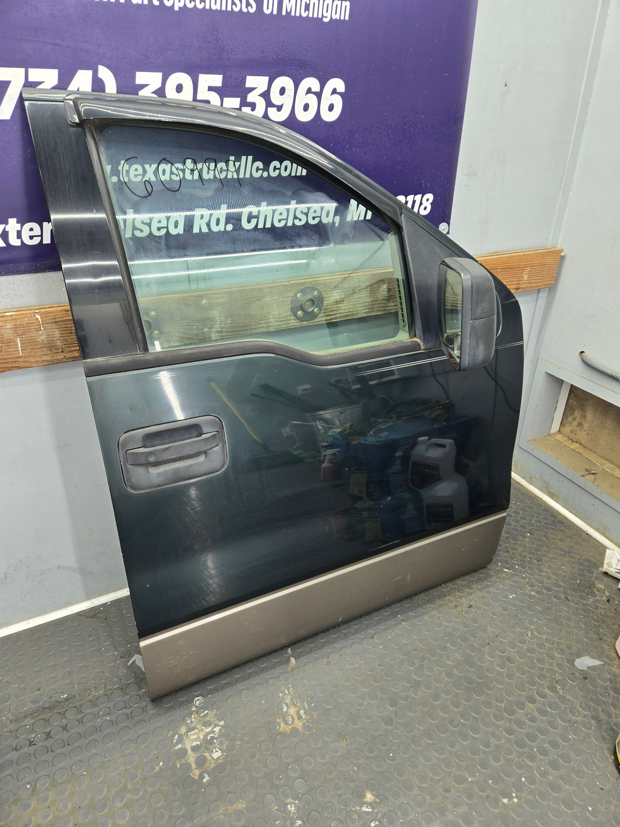 2004-2008 Ford F150 Crew Cab Passenger Side Front Door RH