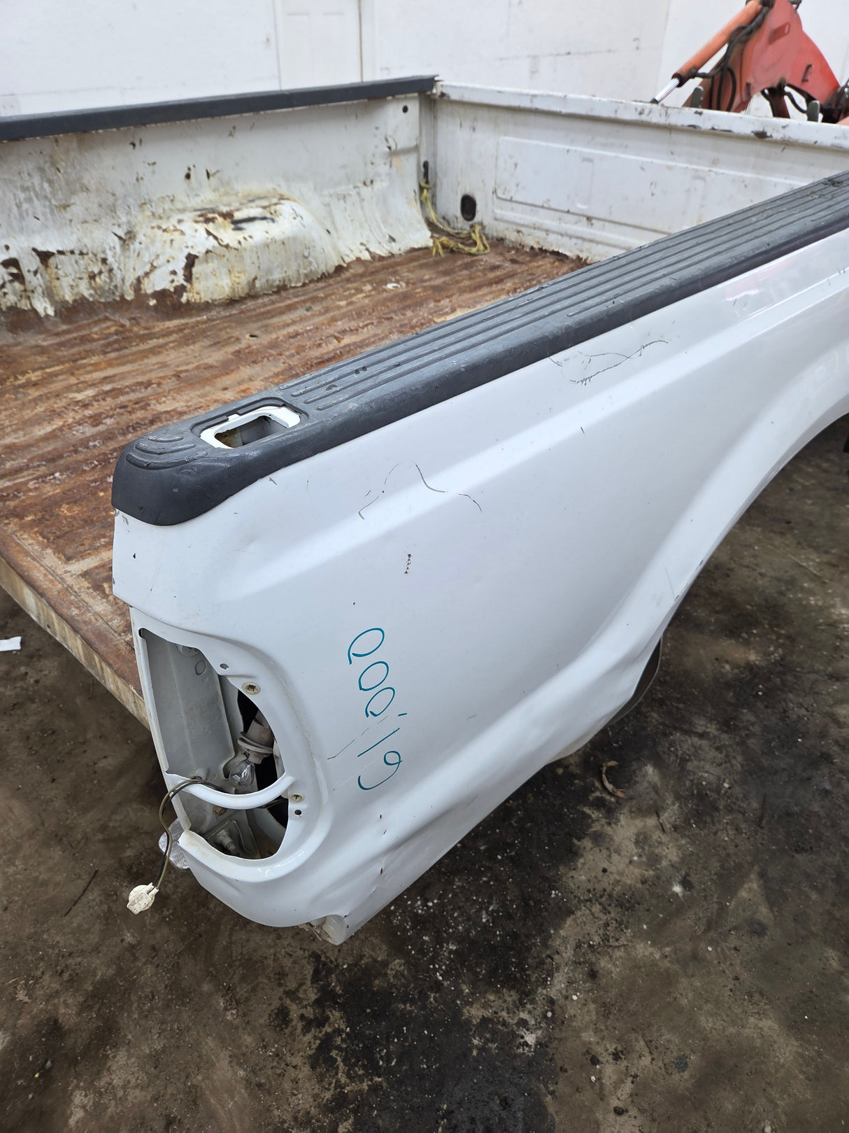 1999-2010 Ford Super Duty F250 F350 6' 9" Short Truck Bed